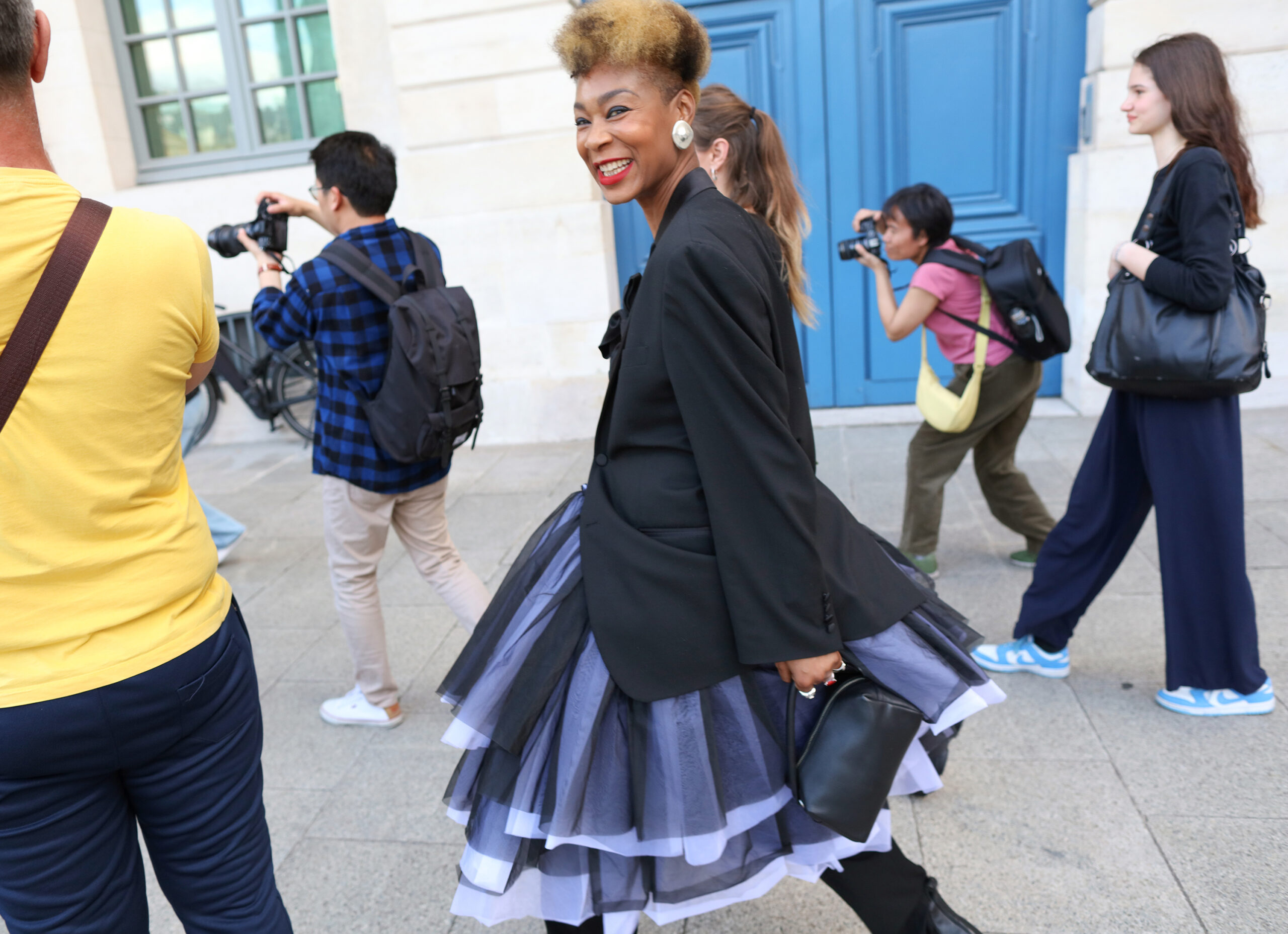 Τι φορούν τώρα στο Παρίσι; Τα ωραιότερα street style looks-28