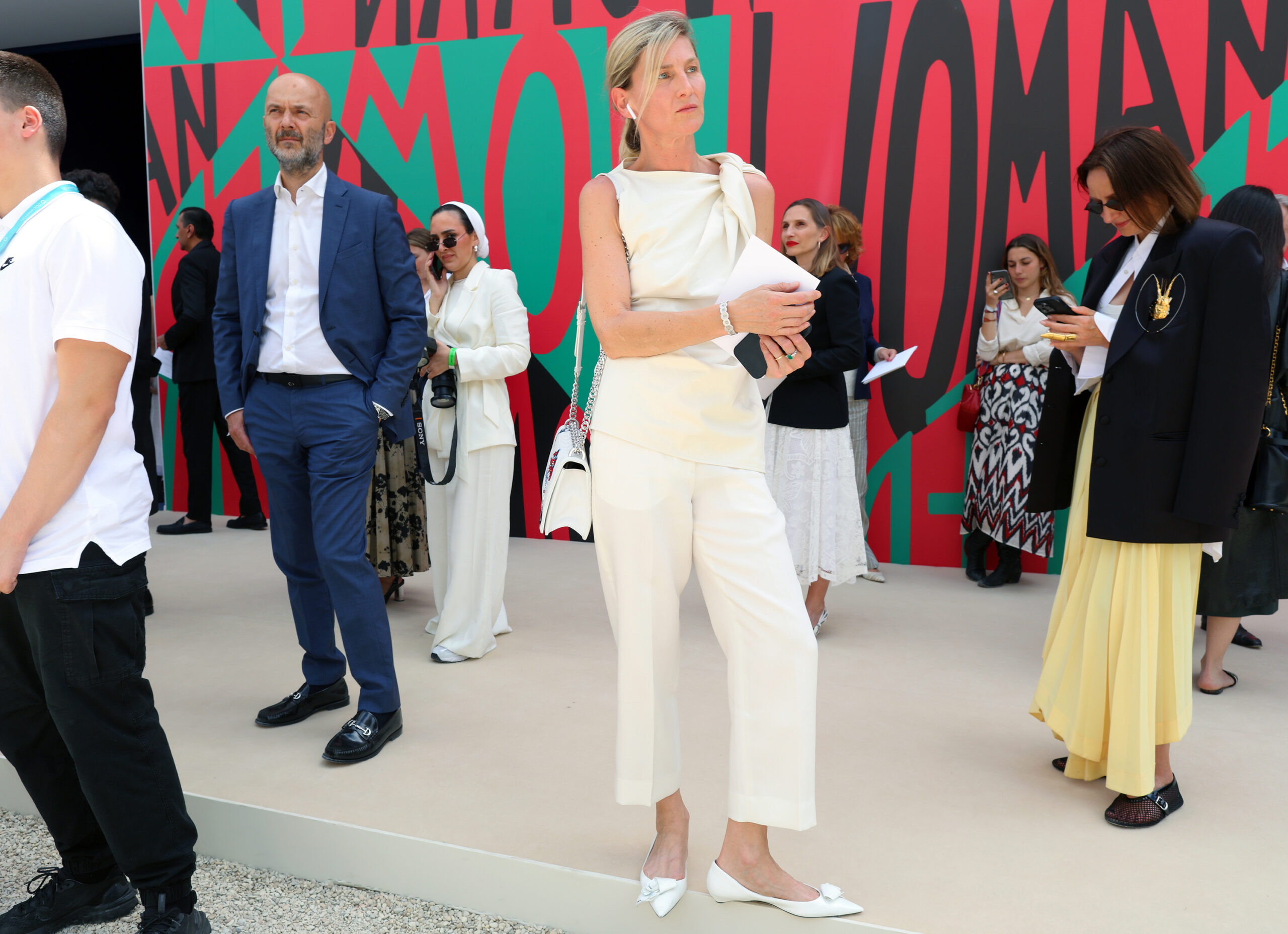 Τι φορούν τώρα στο Παρίσι; Τα ωραιότερα street style looks-3