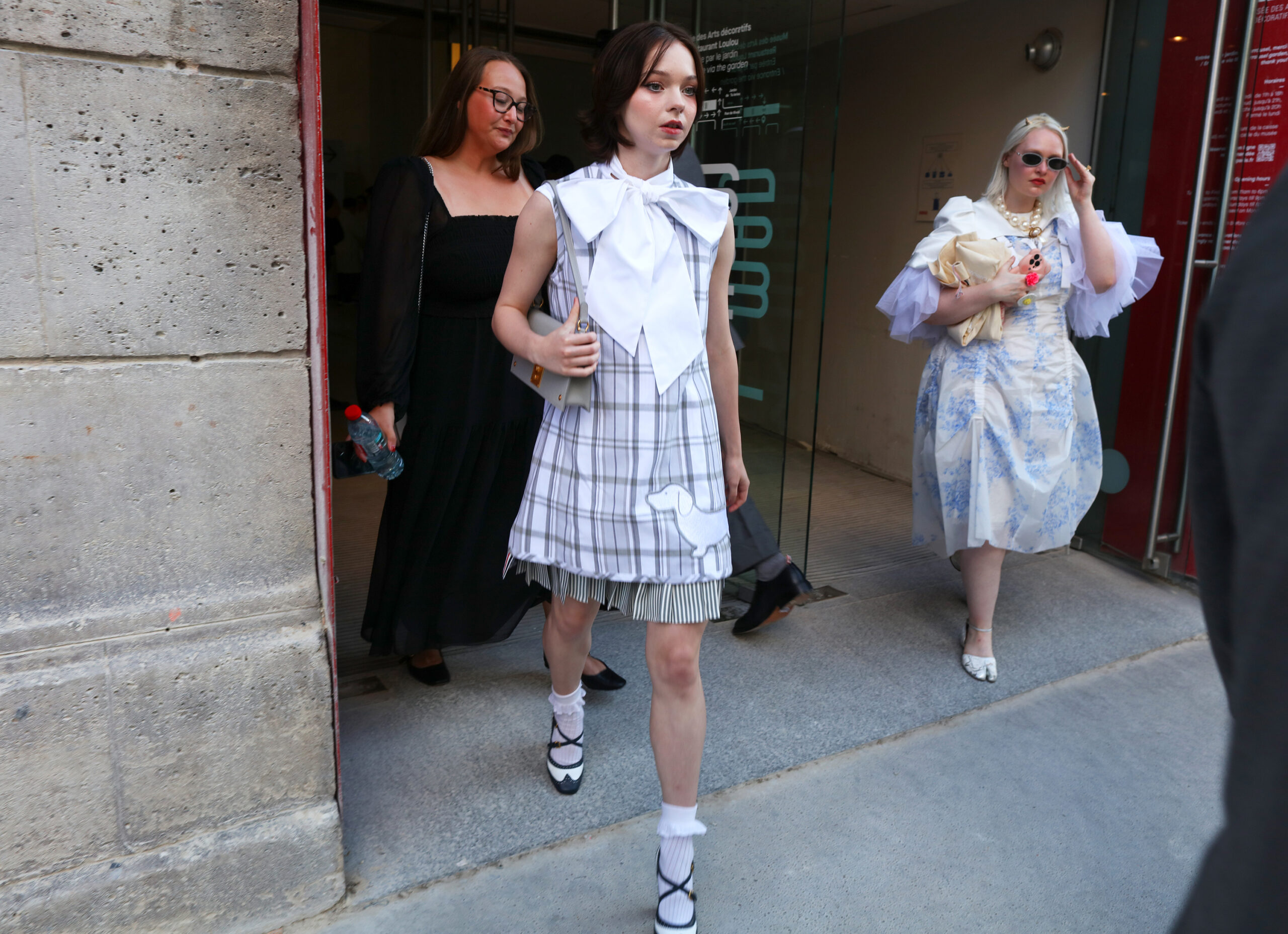 Τι φορούν τώρα στο Παρίσι; Τα ωραιότερα street style looks-17