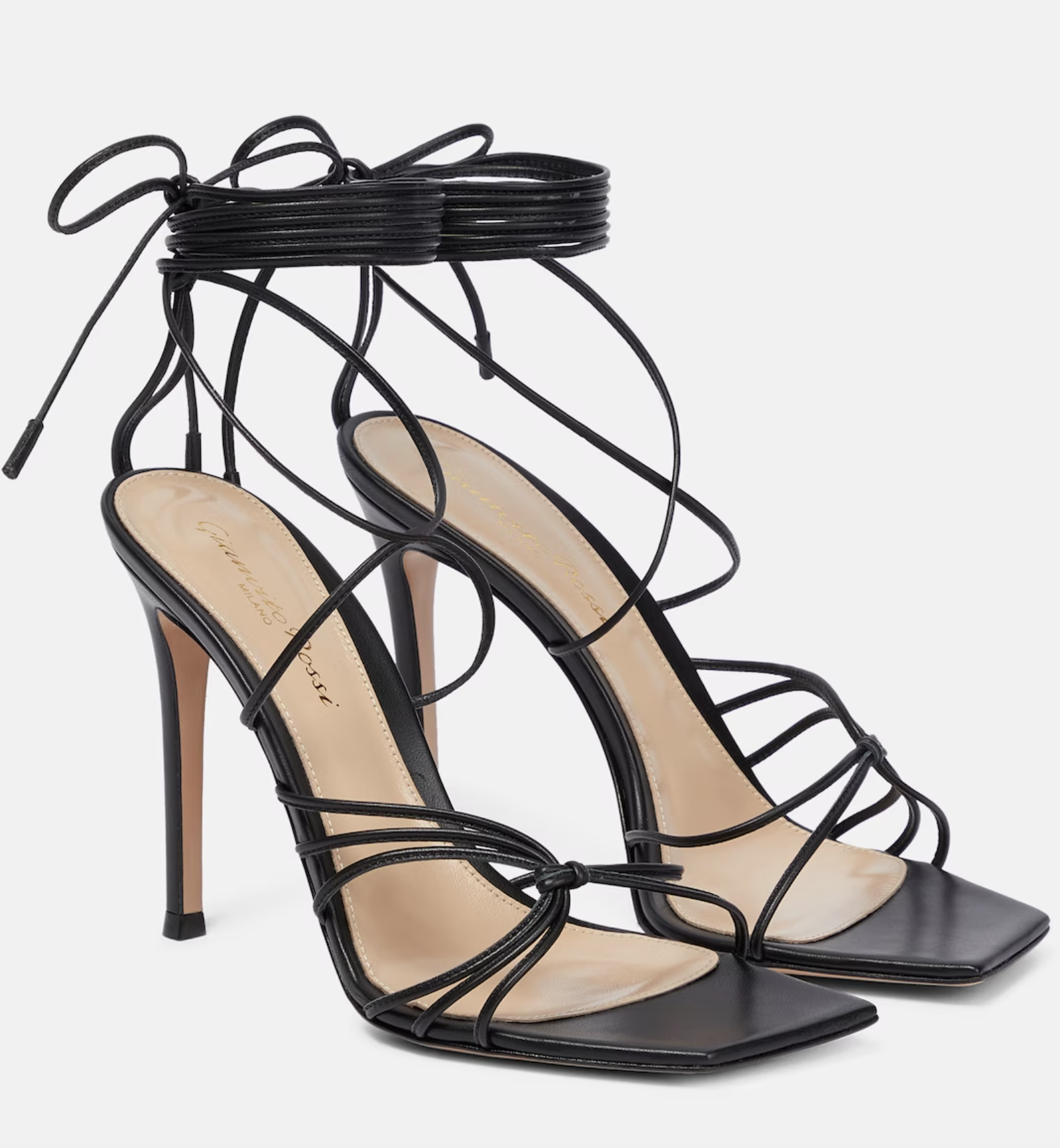 Τι θα φορέσετε τον Ιούλιο: 8 καλοκαιρινά outfits που επιλέγουν οι Vogue editors-12