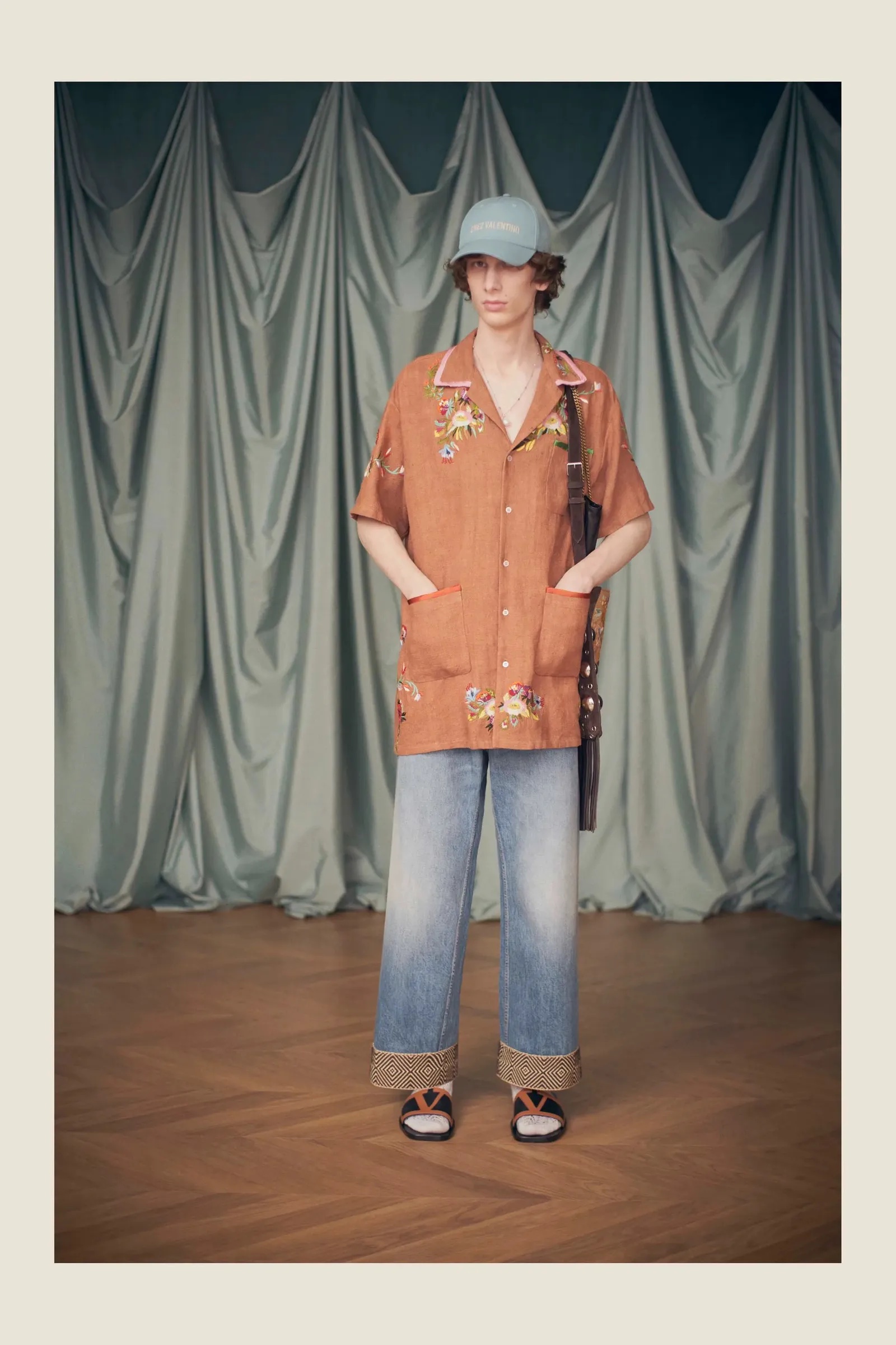 Embroidered top: Είναι το επόμενο boho trend του καλοκαιριού-1