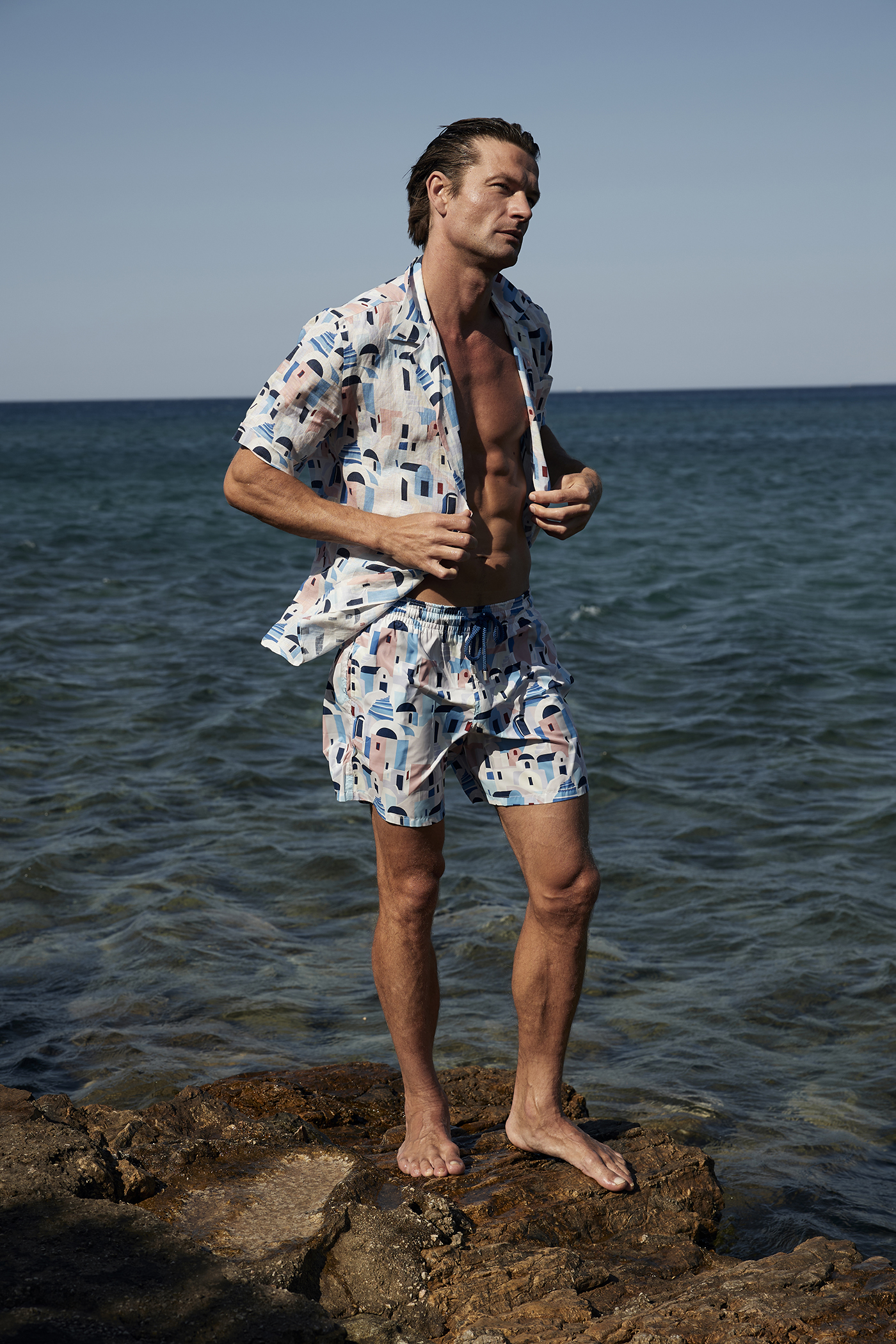 Vilebrequin x Greece Limited Edition: Μια συλλογή αφιερωμένη στο ελληνικό καλοκαίρι-1