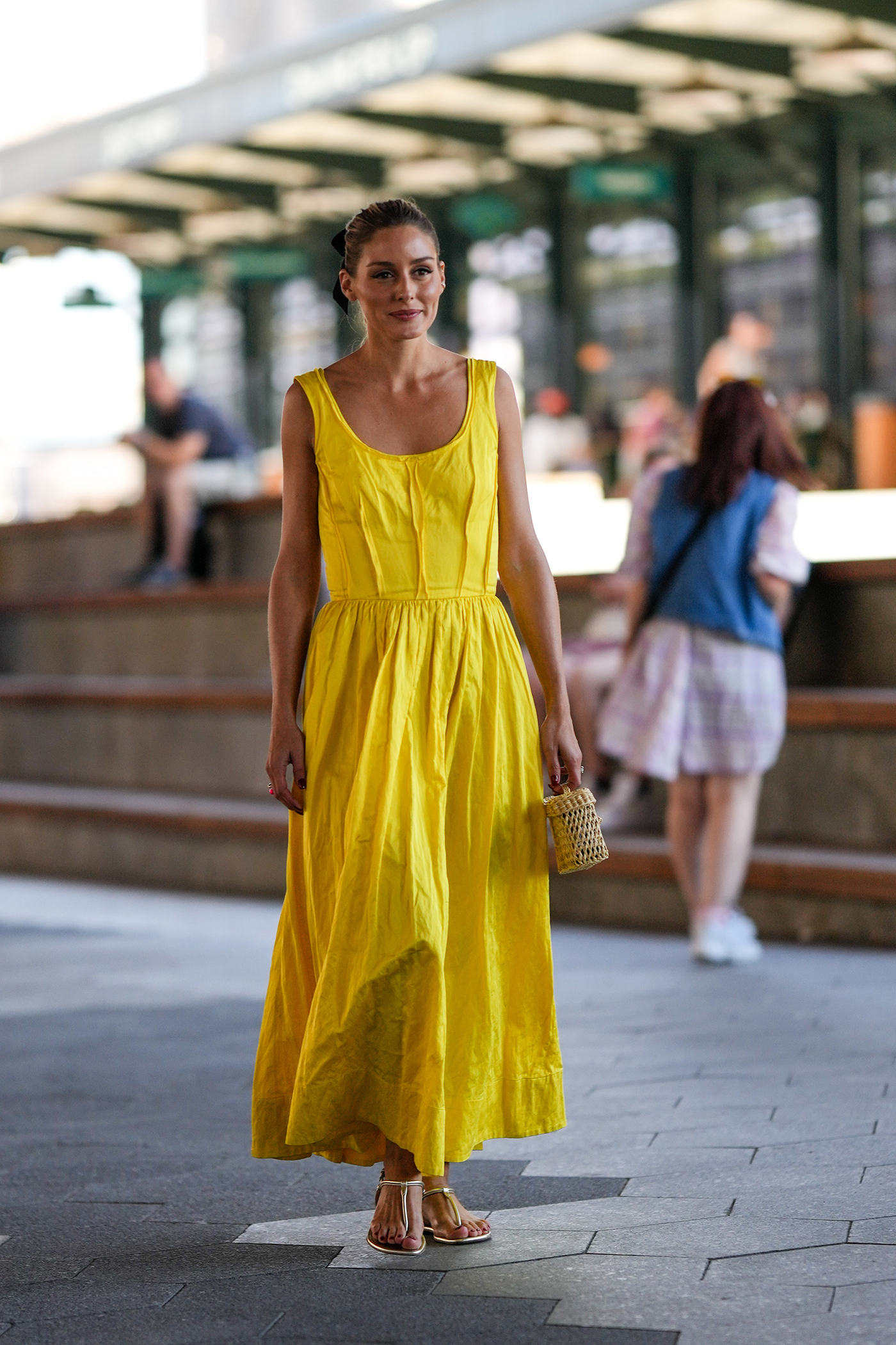 Capri sandals: Αυτά είναι τα φλατ πέδιλα που φορούν οι best dressed-2