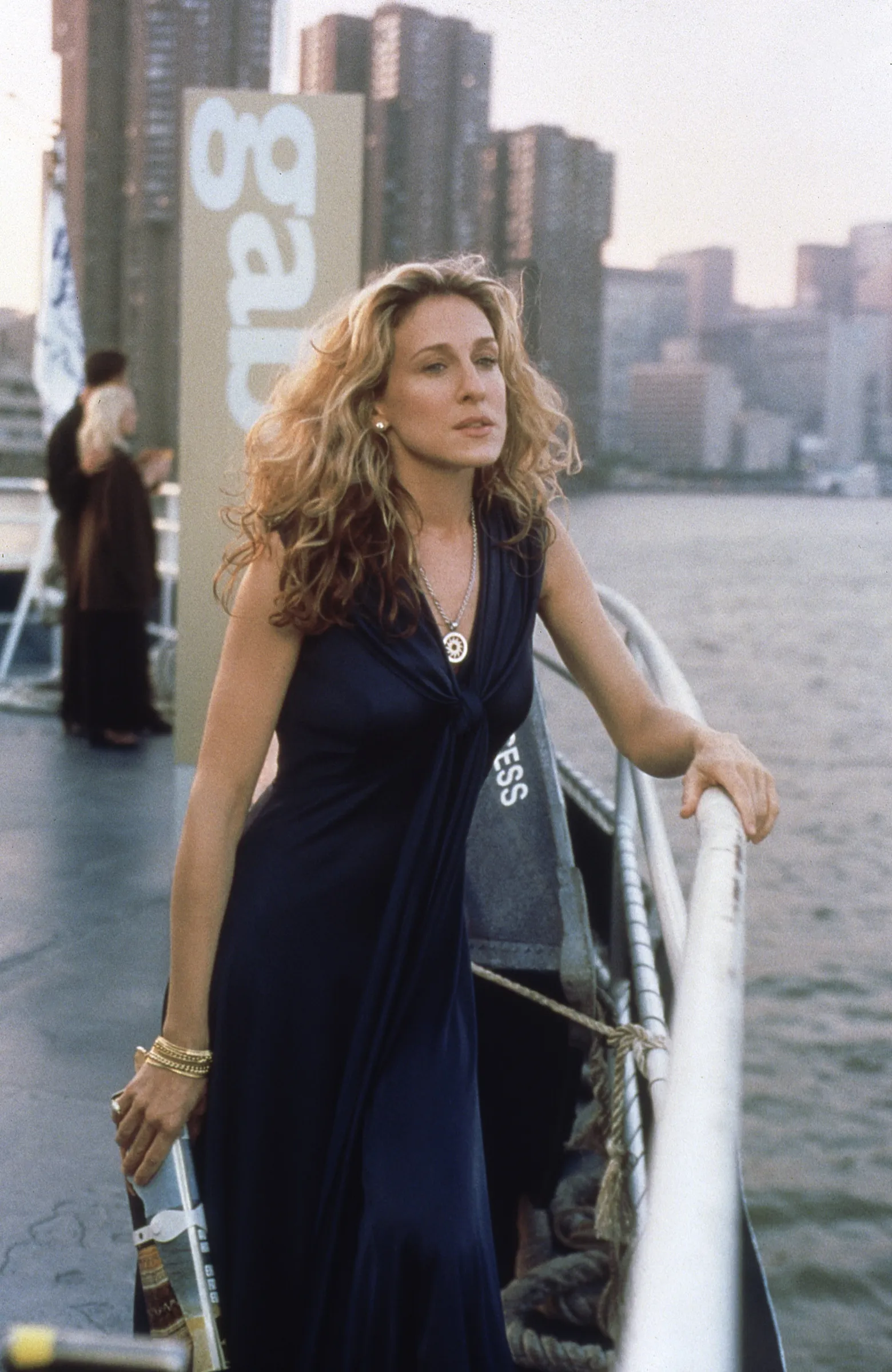 Γιατί οι καλοκαιρινές εμφανίσεις της Carrie Bradshaw συνεχίζουν να μας εμπνέουν;-7