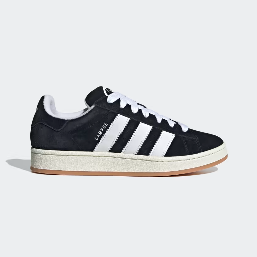 Μαύρα sneakers: Προετοιμαζόμαστε από τώρα για την τάση του φθινοπώρου-1