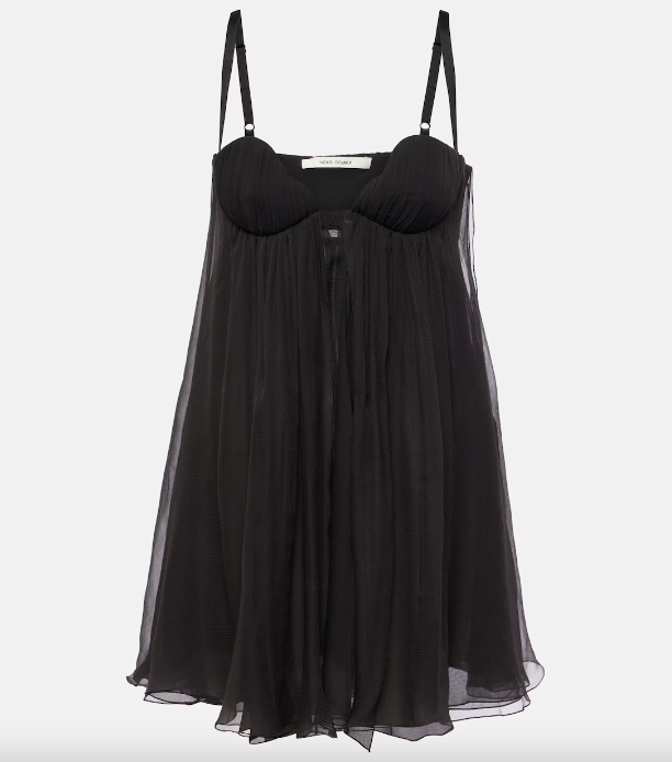 Little black dress: Τα Vogue approved στιλ για το καλοκαίρι του 2024-4