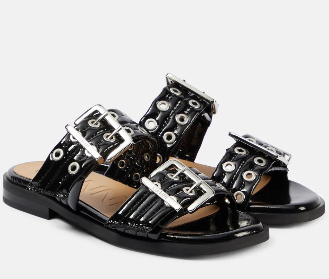 Μαύρα πέδιλα: Τα διαχρονικά στυλ που θα μας ακολουθούν και το φθινόπωρο-6