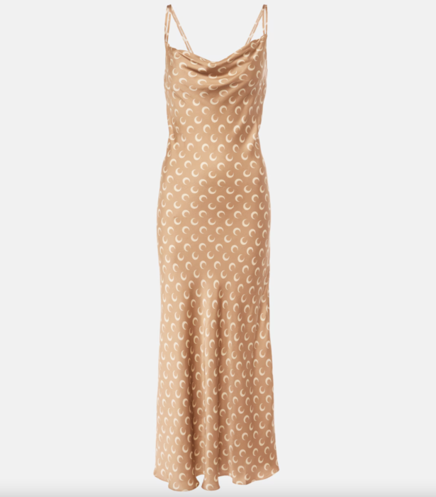 Slip dress over shirt: 5 φορέματα και τοπ για τον συνδυασμό της σεζόν-5