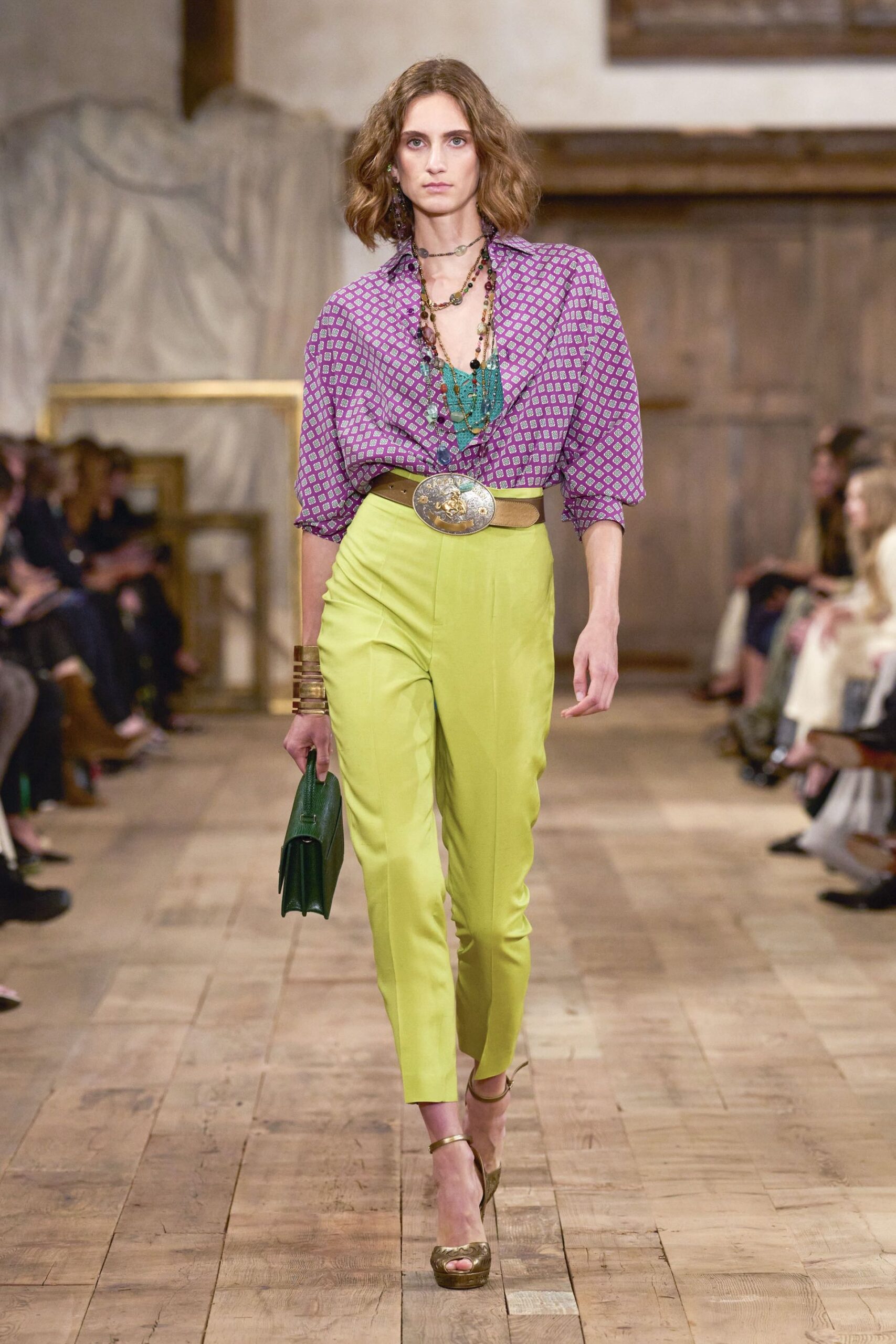 Waterfall κολιέ: Το boho chic αξεσουάρ που κυριαρχεί το καλοκαίρι-3