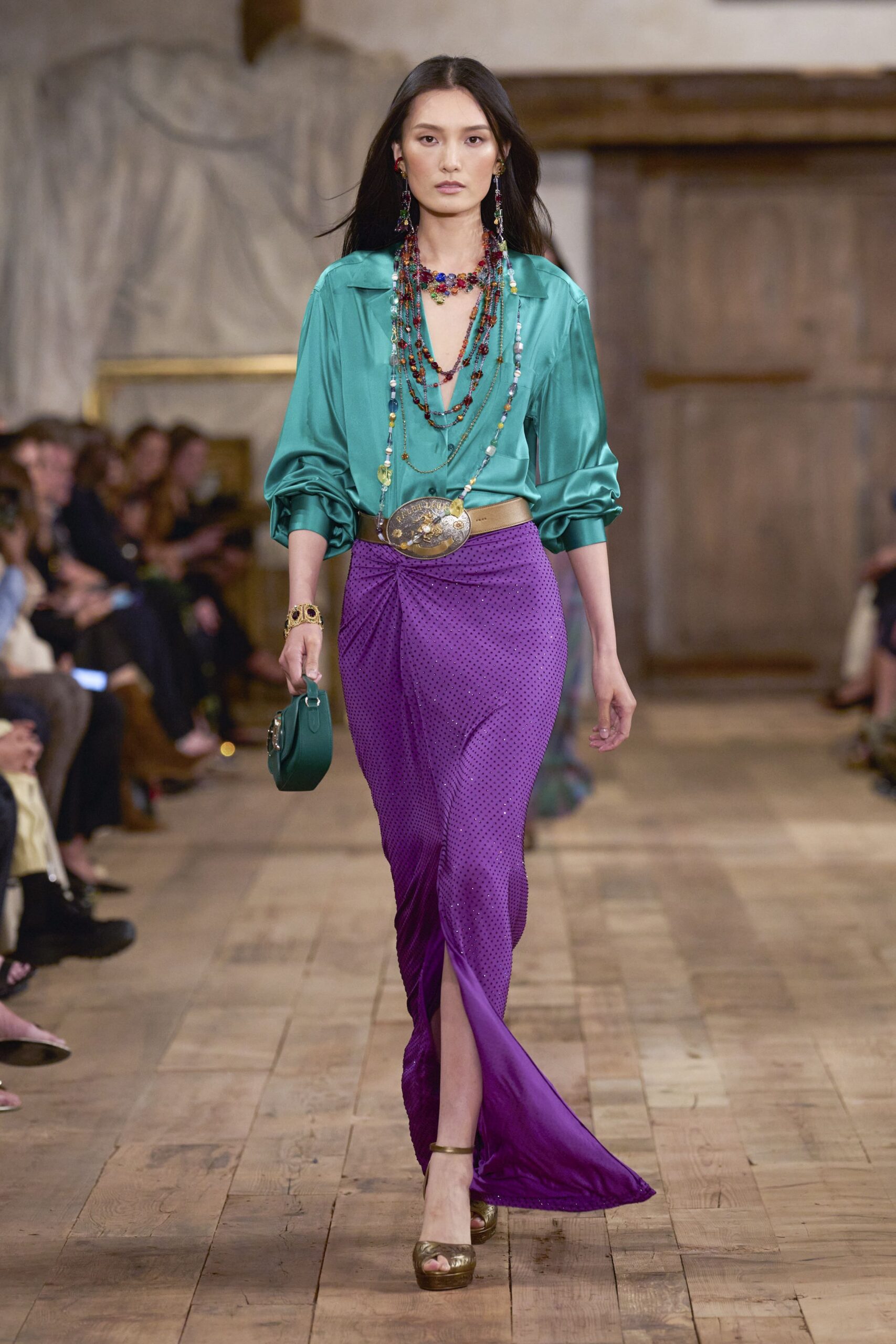 Waterfall κολιέ: Το boho chic αξεσουάρ που κυριαρχεί το καλοκαίρι-4