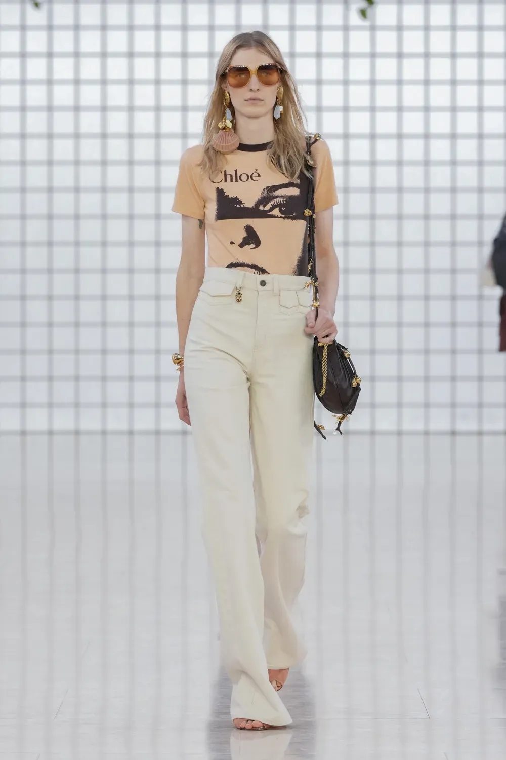 To show της Chloé για την άνοιξη-καλοκαίρι 2025 σε 6 key points-8