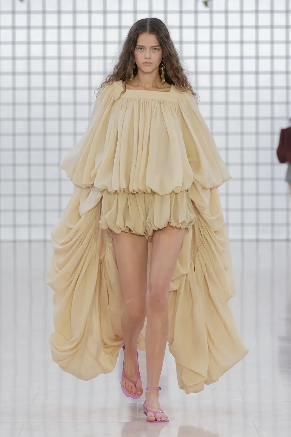 To show της Chloé για την άνοιξη-καλοκαίρι 2025 σε 6 key points-10