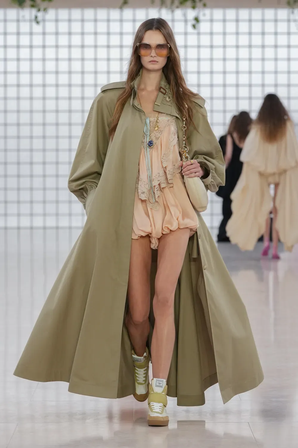 To show της Chloé για την άνοιξη-καλοκαίρι 2025 σε 6 key points-6