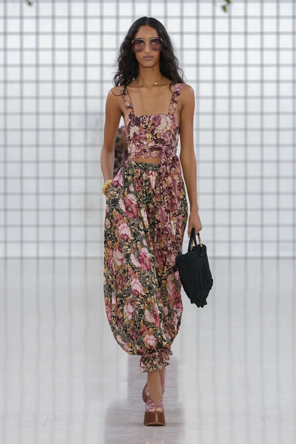 To show της Chloé για την άνοιξη-καλοκαίρι 2025 σε 6 key points-16