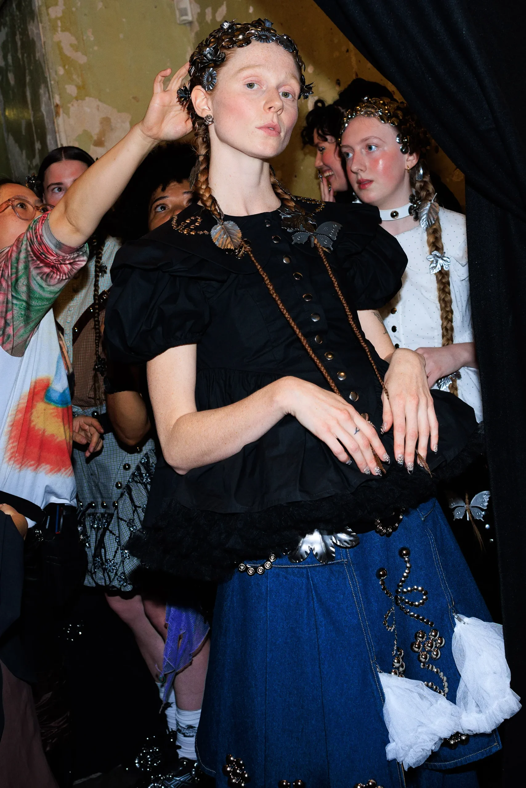 Εβδομάδα Μόδας Λονδίνου SS25:Οι κορυφαίες backstage στιγμές-43