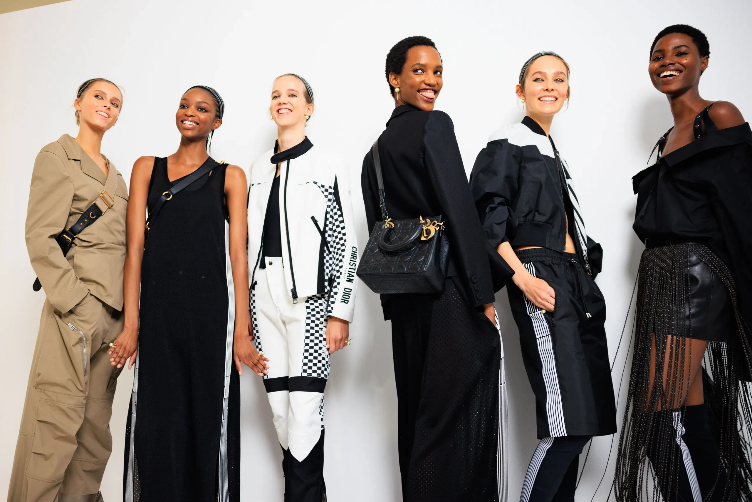 Εβδομάδα Μόδας Παρισιού SS25: Οι κορυφαίες backstage στιγμές-107