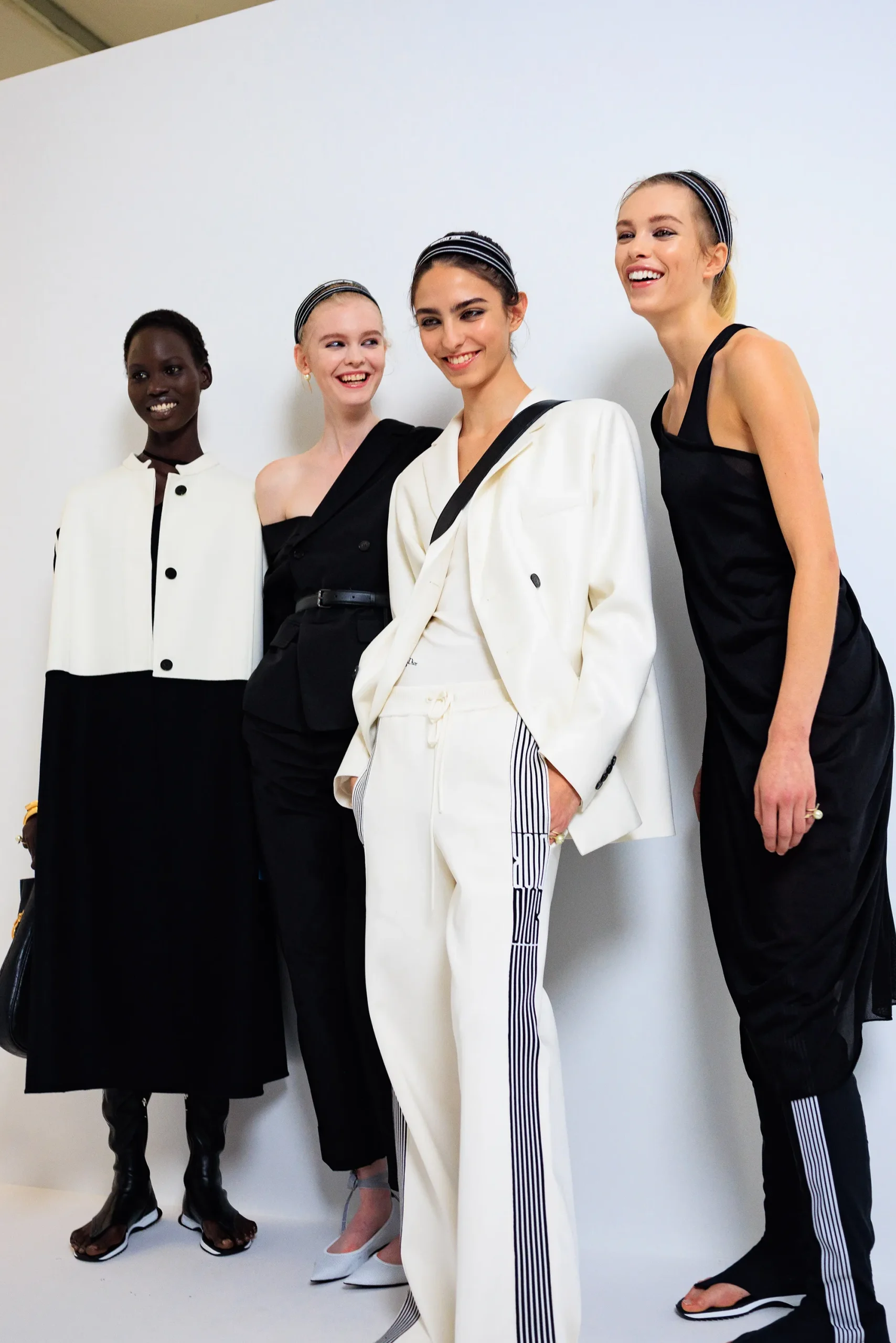 Εβδομάδα Μόδας Παρισιού SS25: Οι κορυφαίες backstage στιγμές-110