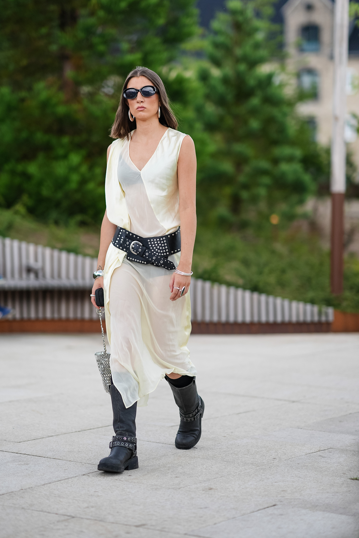 Biker boots: 5 trendy σχέδια που θα φορέσουμε τον χειμώνα 2024-2