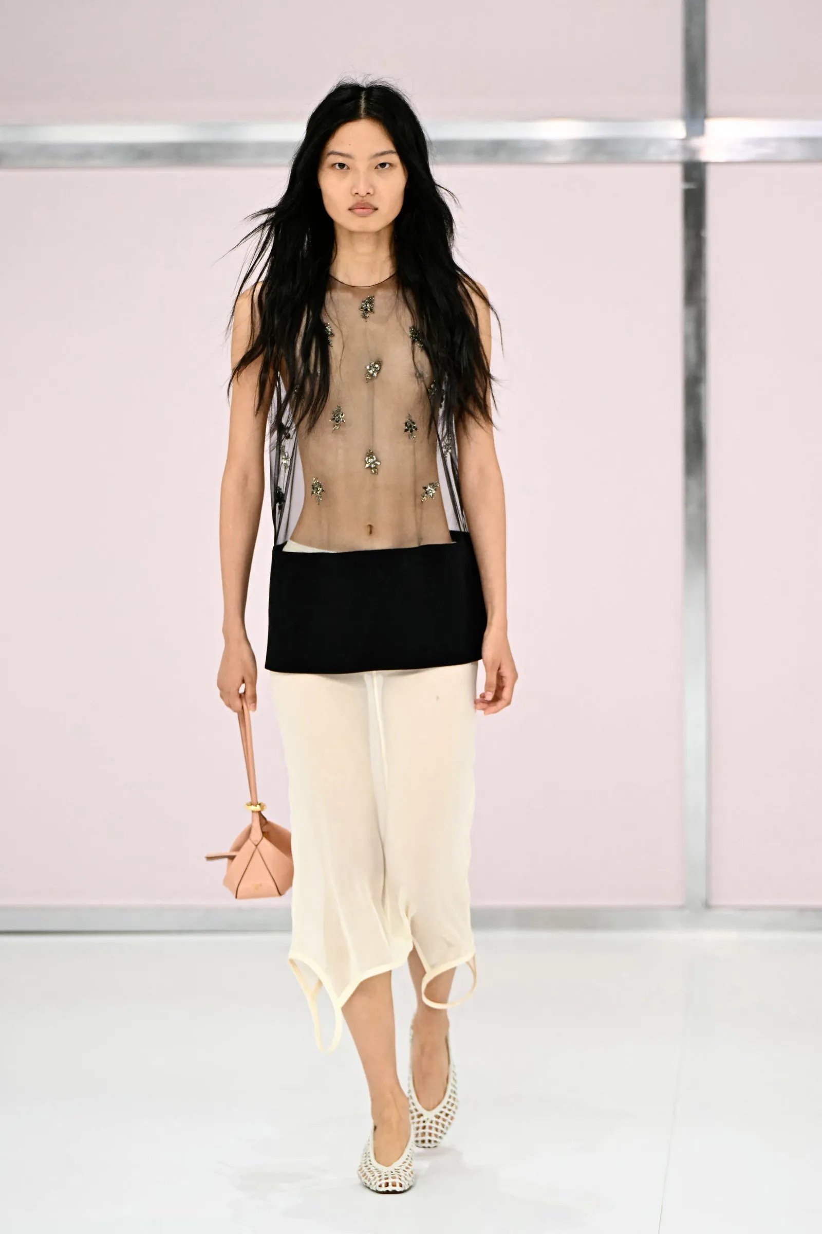 Fendi SS25: Ένα σόου αφιερωμένο στην ιδρύτρια του οίκου, Adele Casagrande-1
