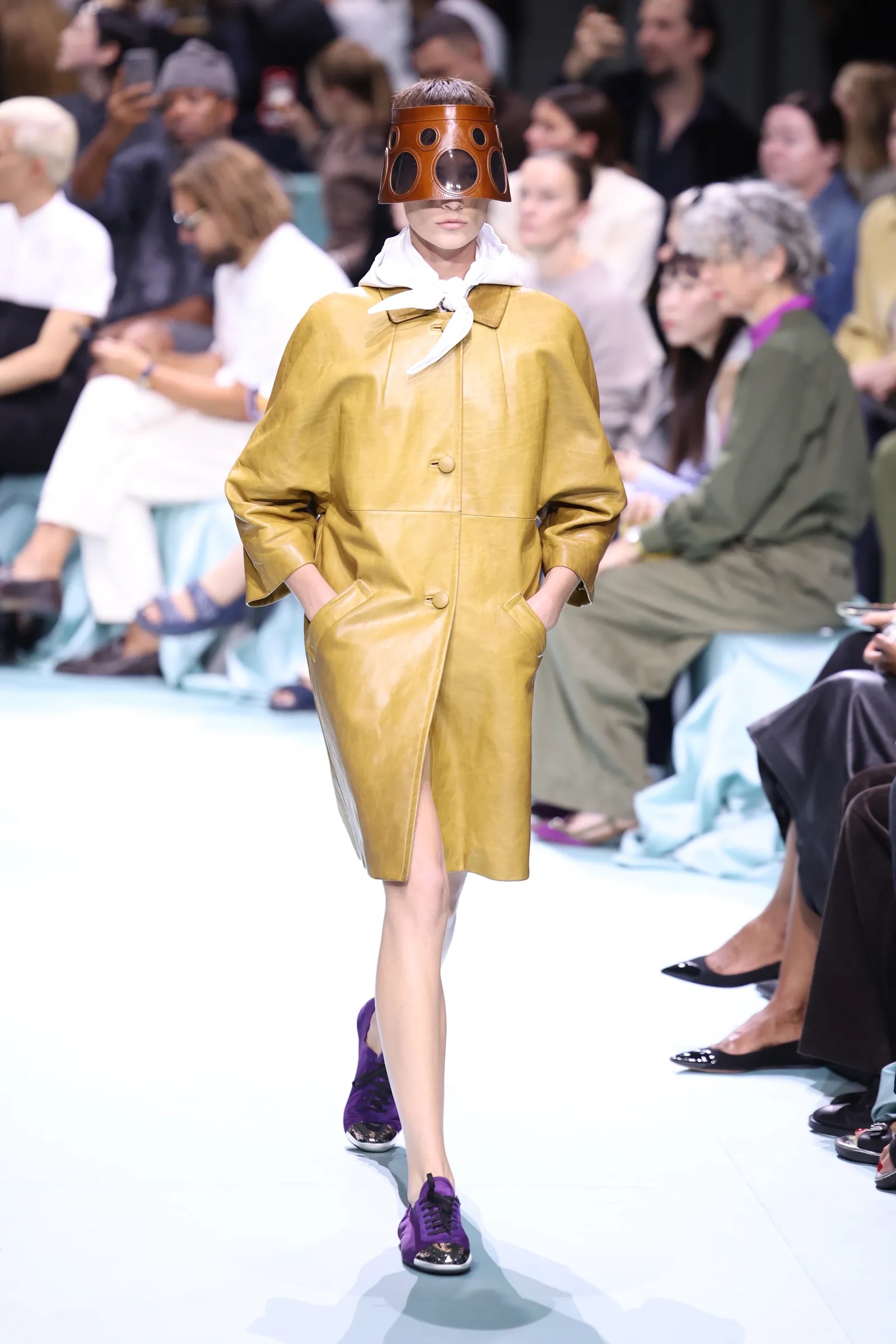 Prada SS25: Τα old classics του οίκου επιστρέφουν με το βλέμμα του τώρα-2
