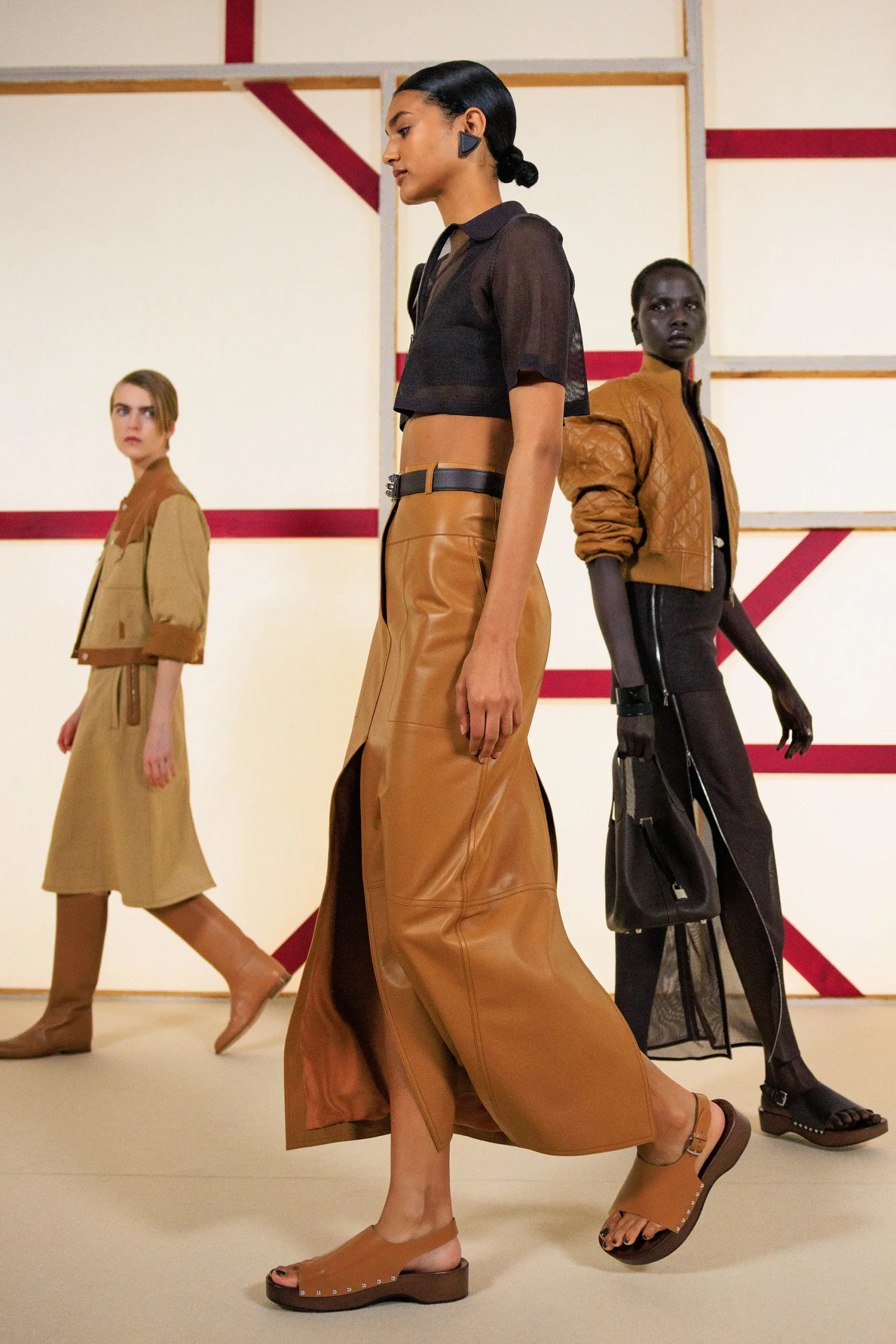 Εβδομάδα Μόδας Παρισιού SS25: Οι κορυφαίες backstage στιγμές-20