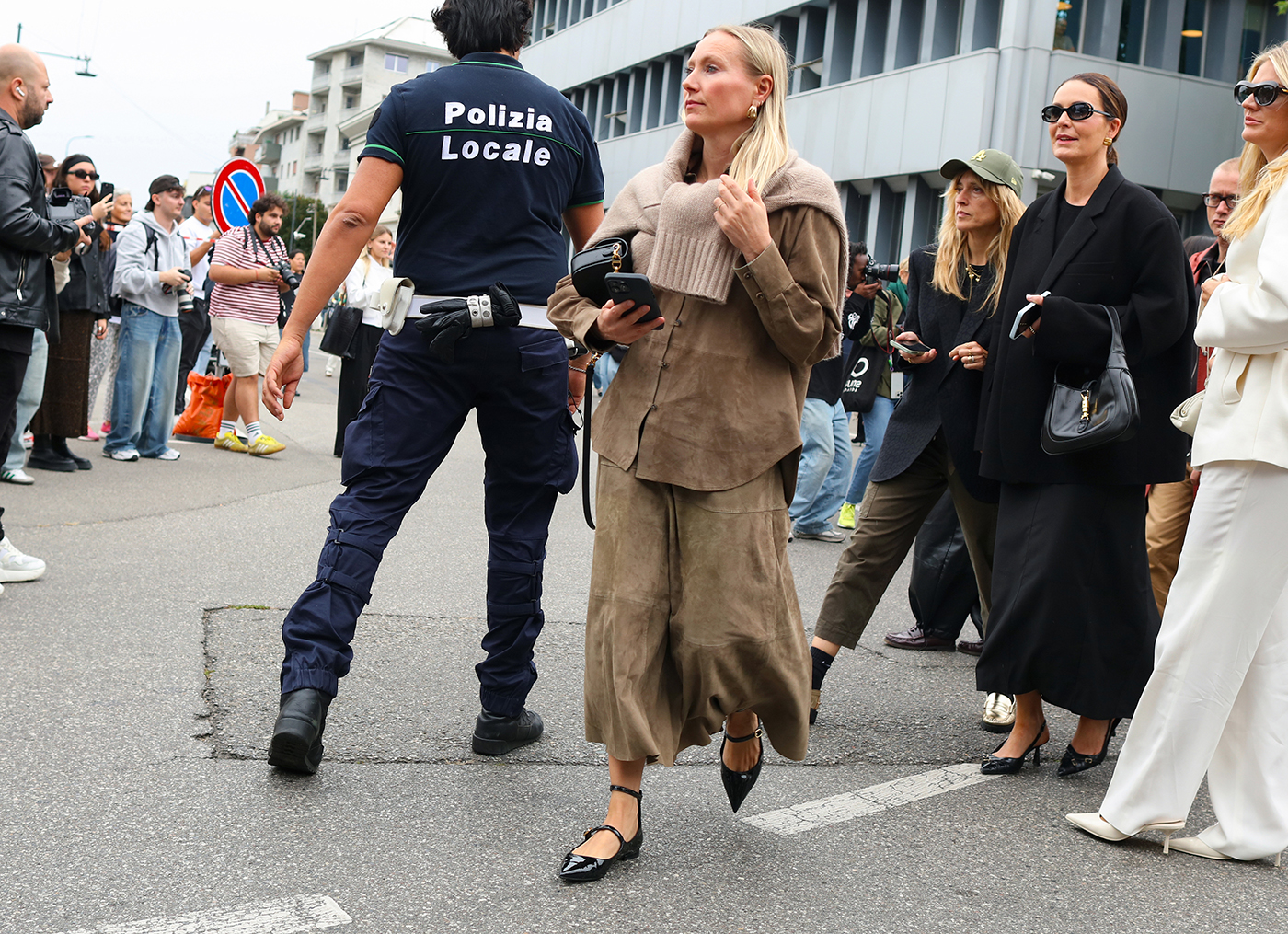Εβδομάδα Μόδας Μιλάνου: Οι κορυφαίες street style τάσεις που πήραν το εισιτήριο για την γκαρνταρόμπα μας-1