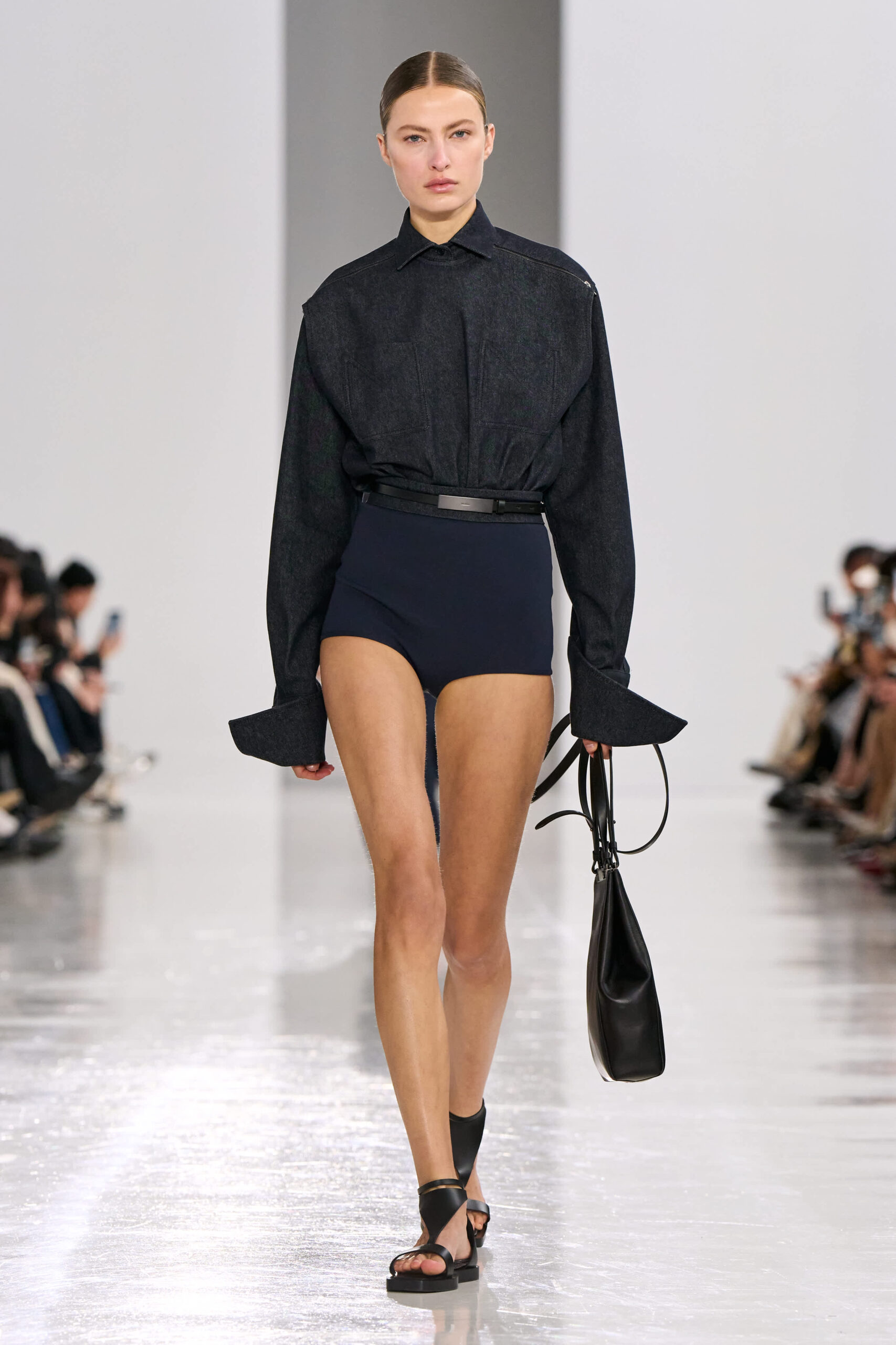 Εβδομάδα Μόδας Μιλάνου: Η Max Mara Spring 2025 collection είναι ο ορισμός της σύγχρονης γκαρνταρόμπας-3