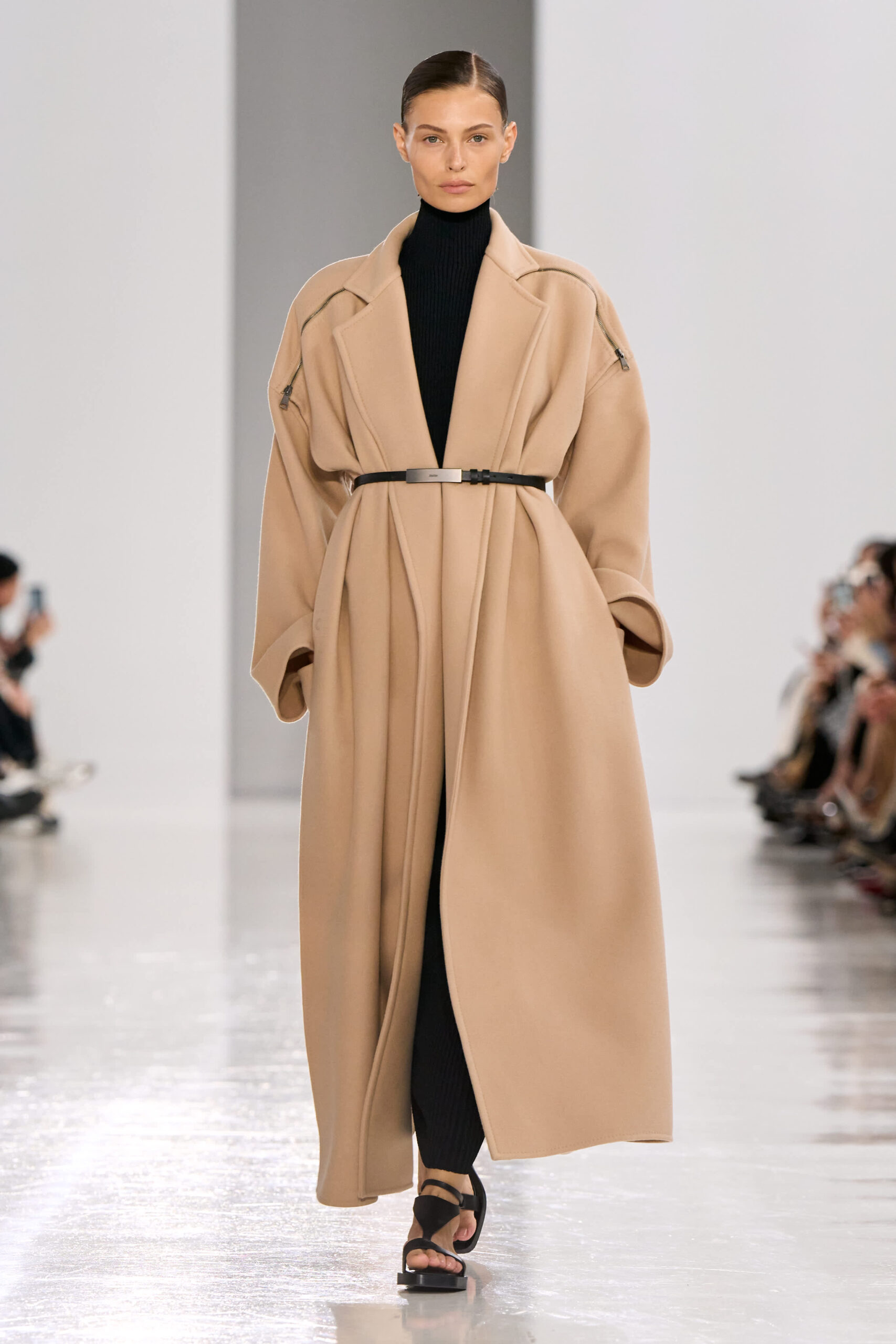 Εβδομάδα Μόδας Μιλάνου: Η Max Mara Spring 2025 collection είναι ο ορισμός της σύγχρονης γκαρνταρόμπας-11