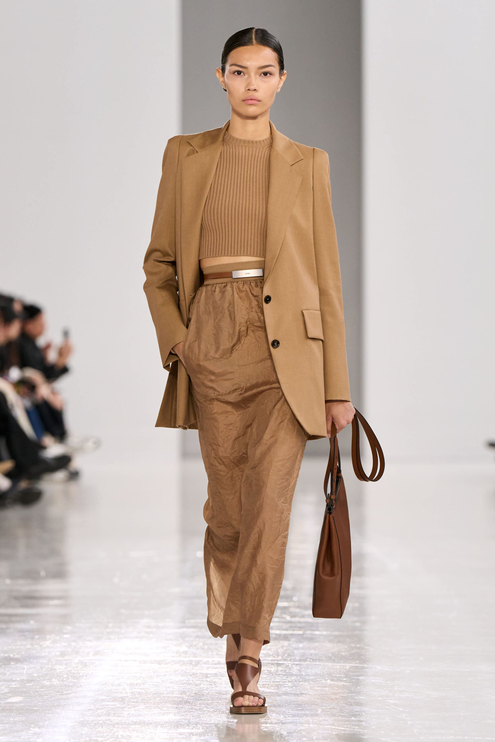 Εβδομάδα Μόδας Μιλάνου: Η Max Mara Spring 2025 collection είναι ο ορισμός της σύγχρονης γκαρνταρόμπας-7