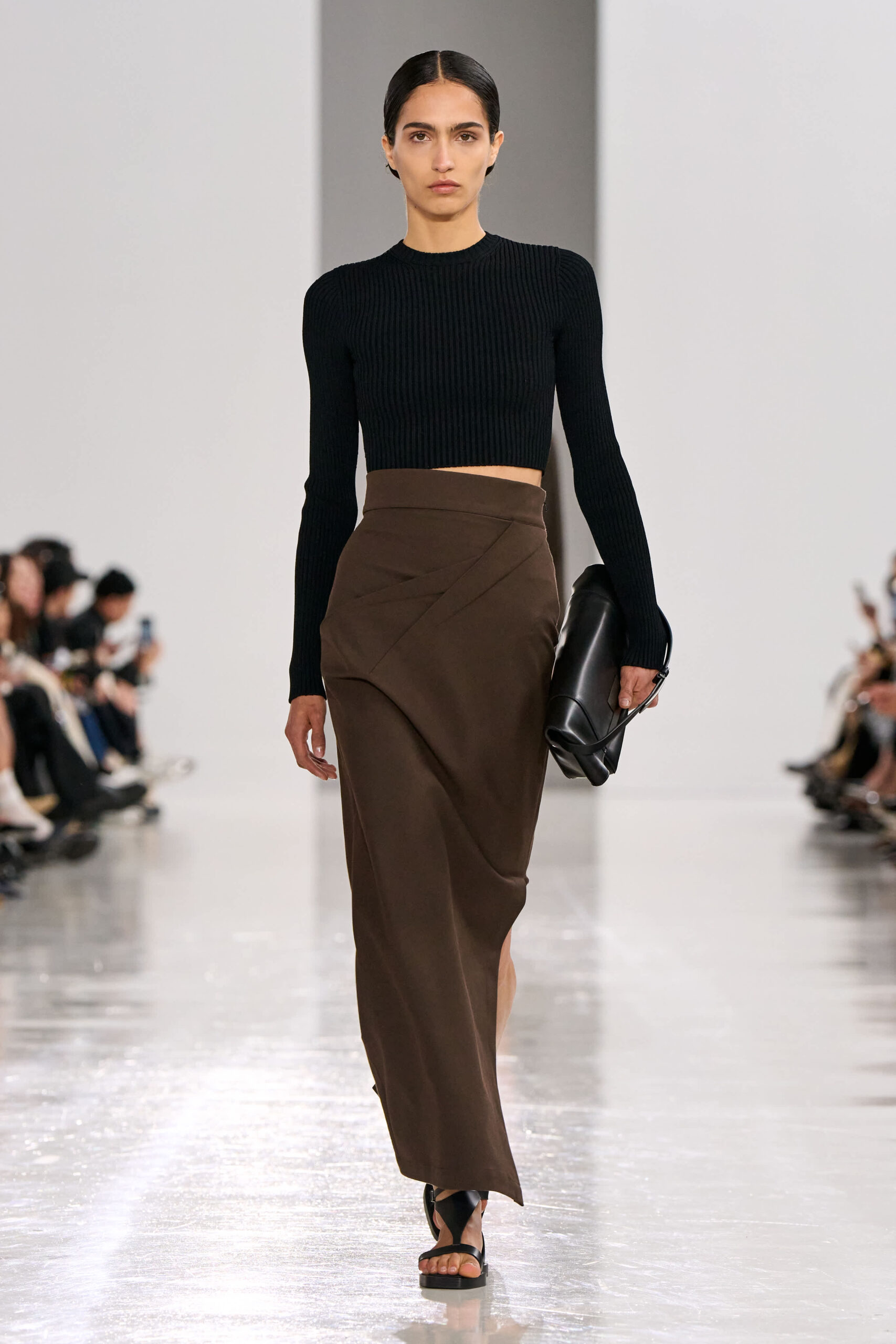 Εβδομάδα Μόδας Μιλάνου: Η Max Mara Spring 2025 collection είναι ο ορισμός της σύγχρονης γκαρνταρόμπας-5