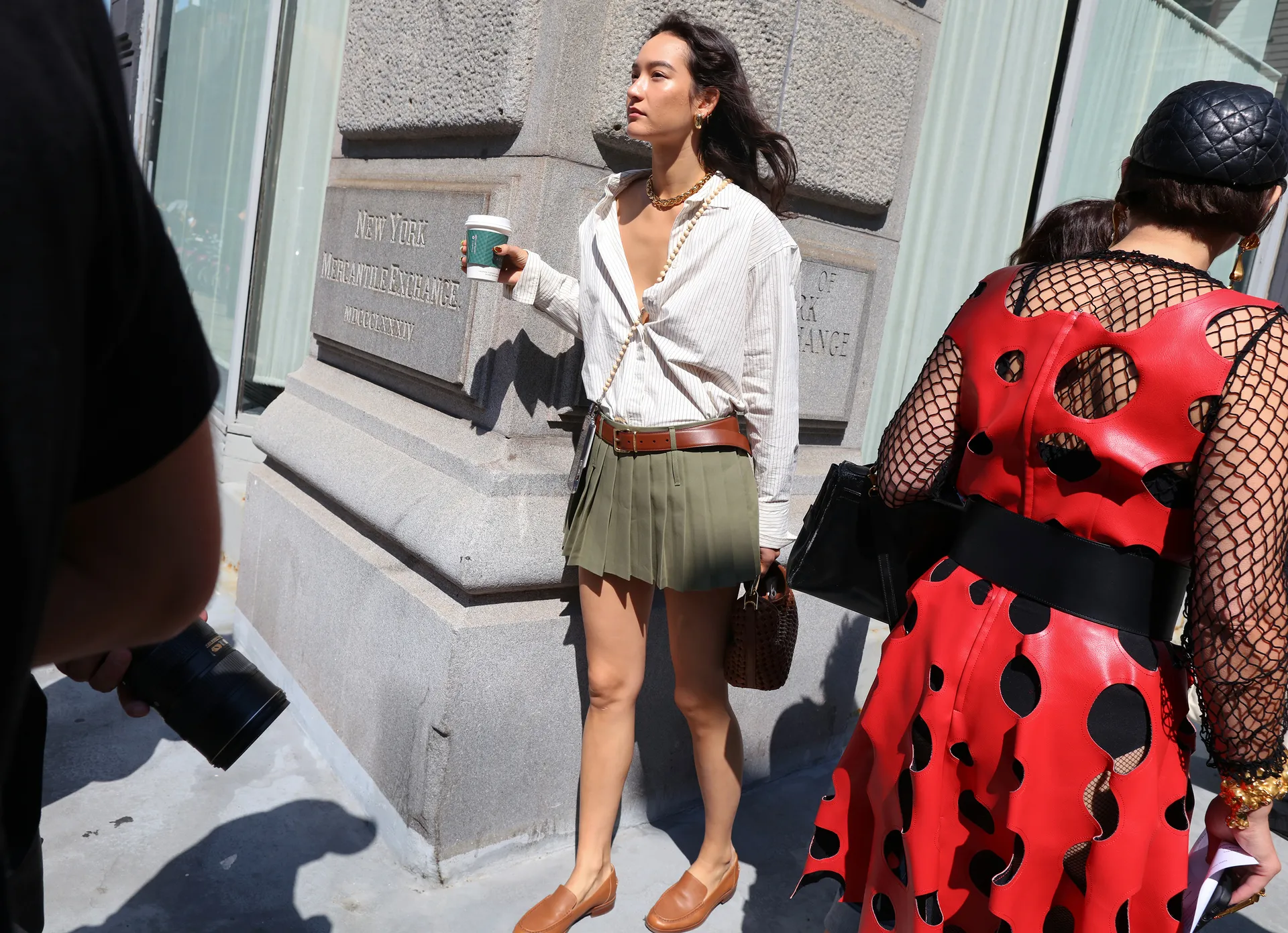 Εβδομάδα Μόδας Νέας Υόρκης: Τα elevated basics ορίζουν το street style-1