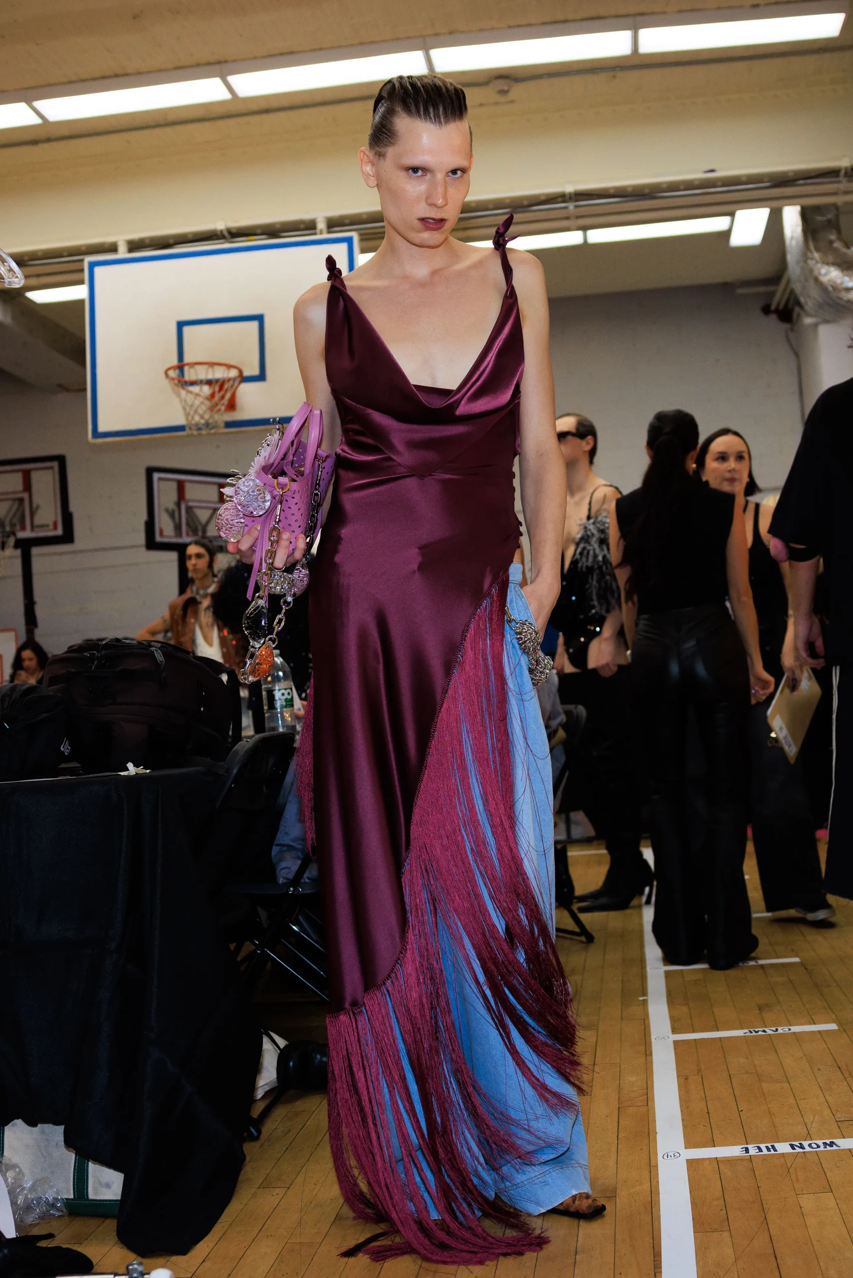 Εβδομάδα Μόδας Νέας Υόρκης SS25: Οι κορυφαίες backstage στιγμές-51