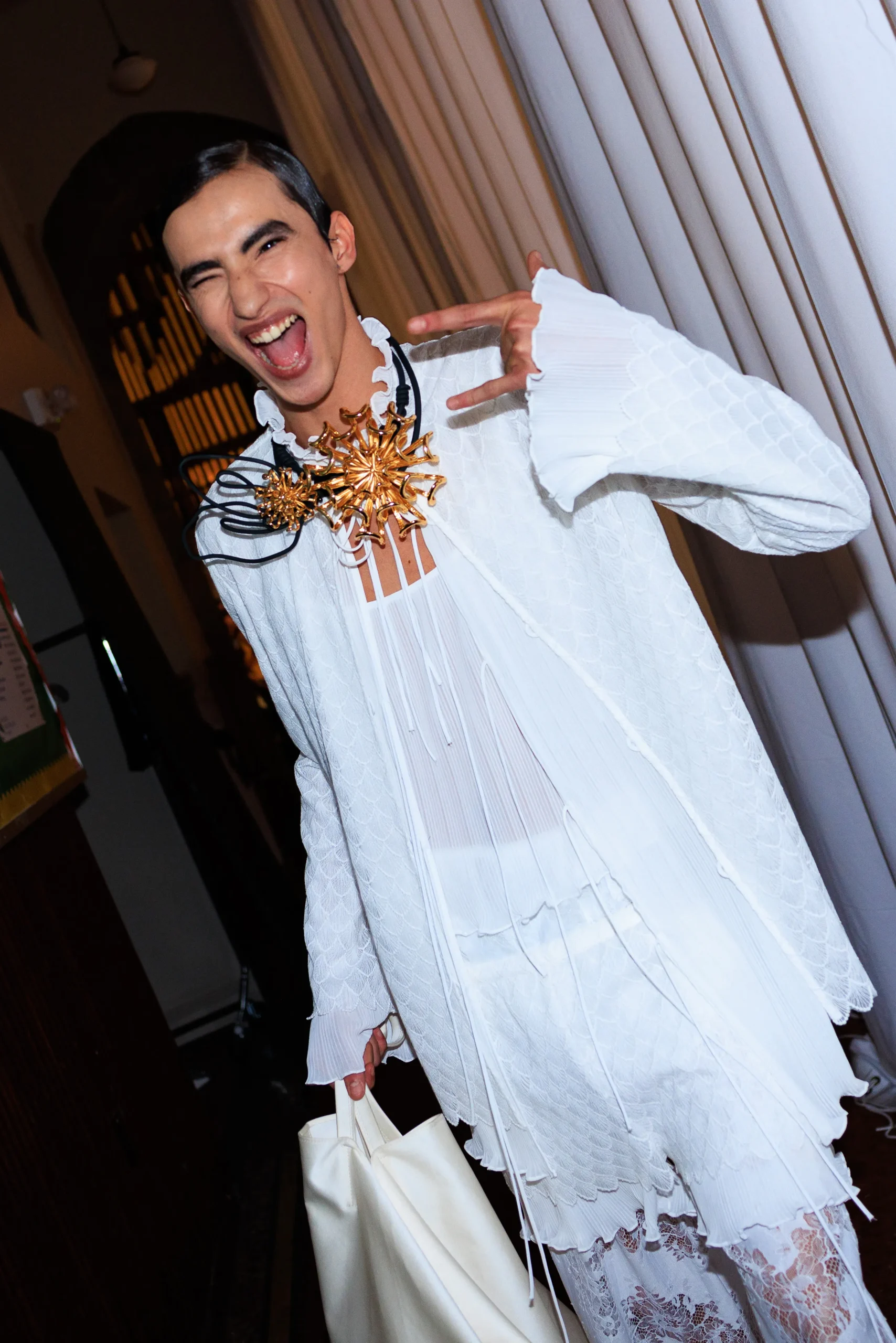 Εβδομάδα Μόδας Νέας Υόρκης SS25: Οι κορυφαίες backstage στιγμές-52