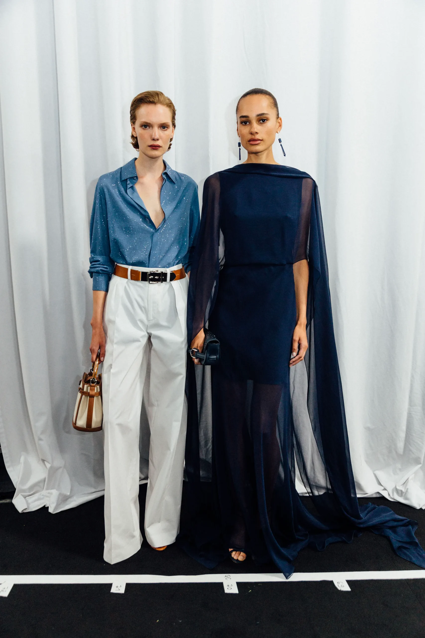 Εβδομάδα Μόδας Νέας Υόρκης SS25: Οι κορυφαίες backstage στιγμές-15