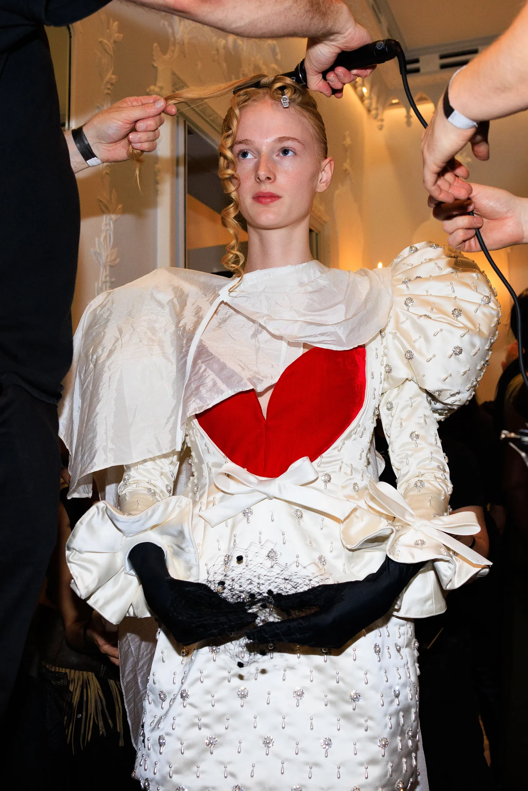 Εβδομάδα Μόδας Λονδίνου SS25:Οι κορυφαίες backstage στιγμές-38