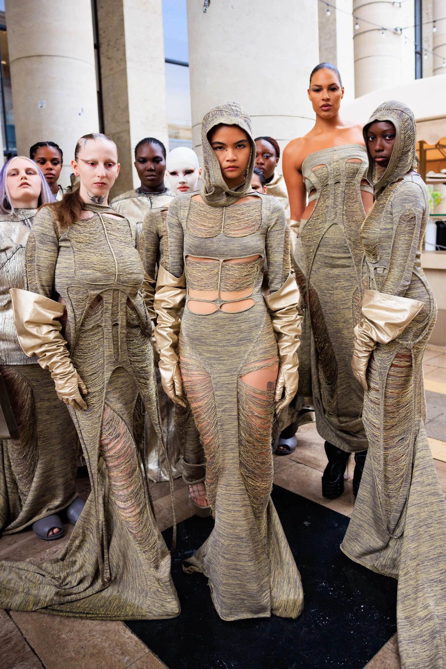 Εβδομάδα Μόδας Παρισιού SS25: Οι κορυφαίες backstage στιγμές-58