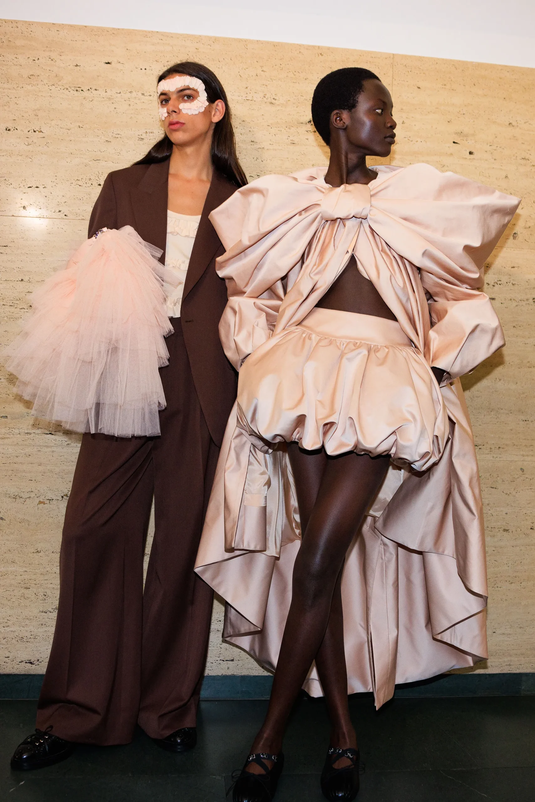 Εβδομάδα Μόδας Λονδίνου SS25:Οι κορυφαίες backstage στιγμές-11