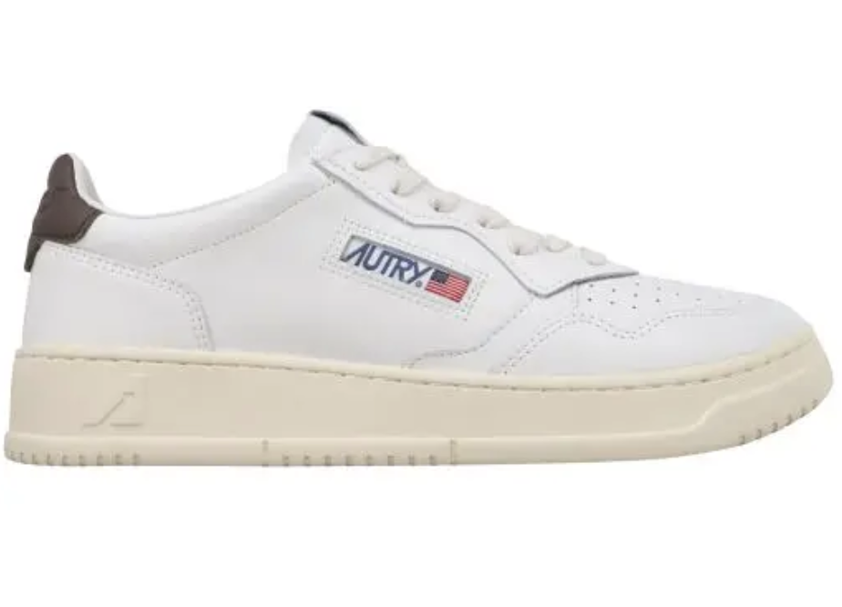 Λευκά sneakers: Τα διαχρονικά cool σχέδια που θα φορέσουμε τον χειμώνα-4