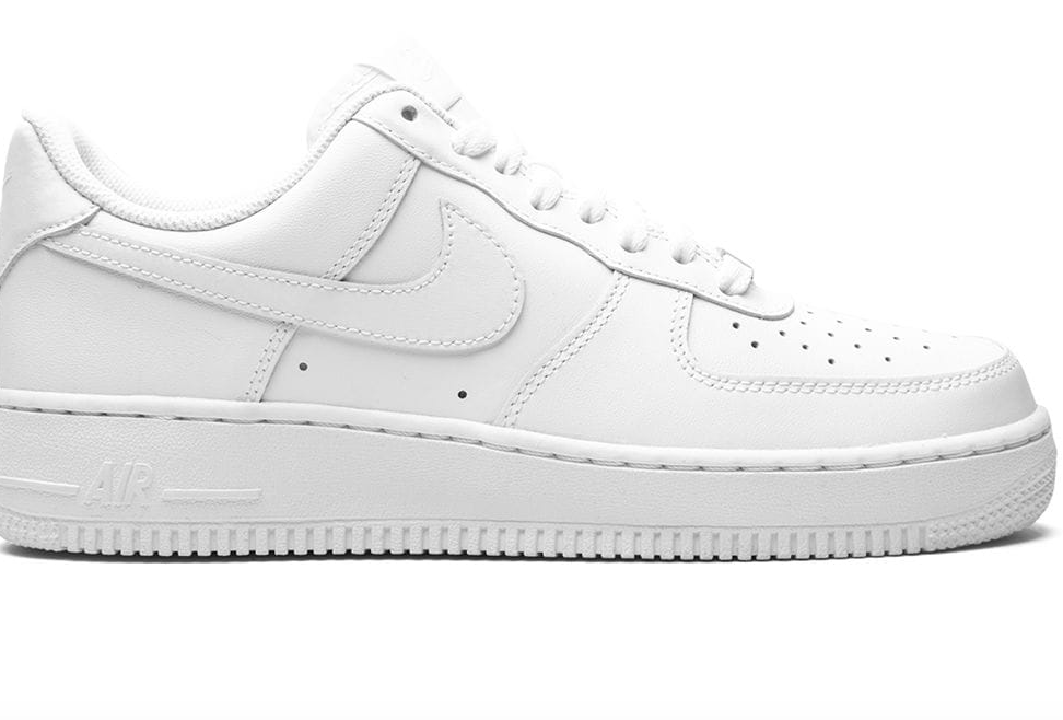 Λευκά sneakers: Τα διαχρονικά cool σχέδια που θα φορέσουμε τον χειμώνα-7