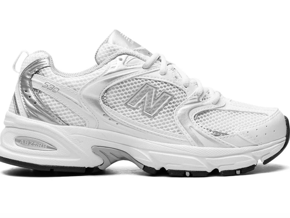 Λευκά sneakers: Τα διαχρονικά cool σχέδια που θα φορέσουμε τον χειμώνα-9