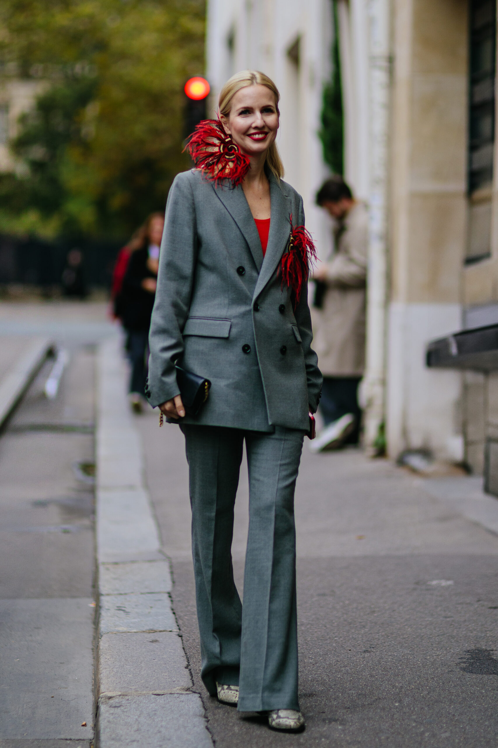 Τα Parisian girls φορούν αυτό το χρώμα στο street style-1