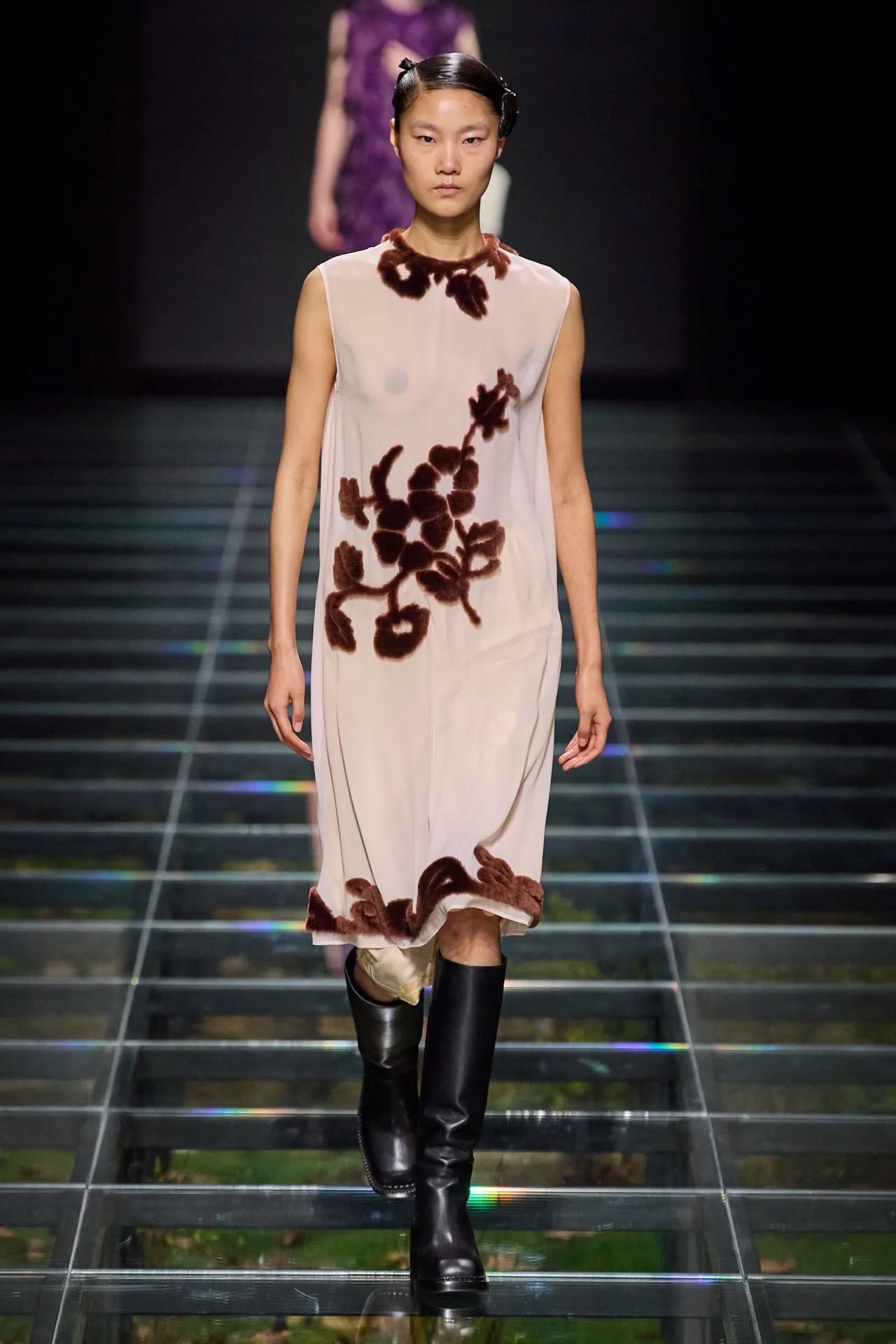 Boho dress & μπότες: Ο hippy chic συνδυασμός που βλέπουμε παντού-3
