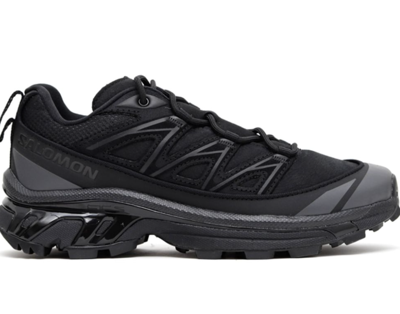 Τα 5 μαύρα sneakers που αυτή τη στιγμή βλέπουμε παντού-5