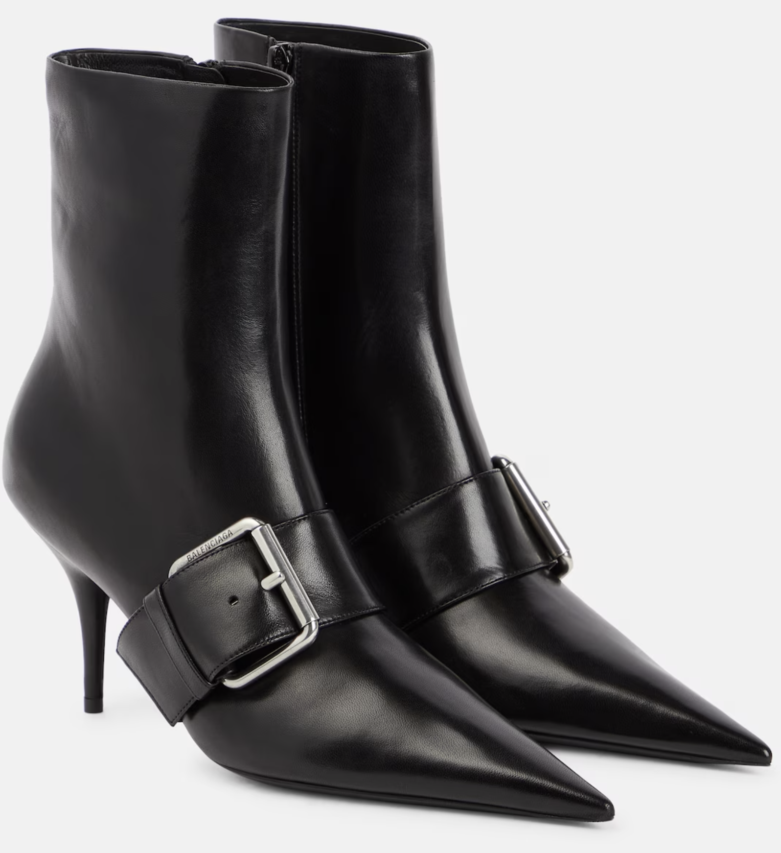 Buckled shoes: Επιστρέφουν τον χειμώνα 2025-3