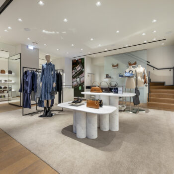 η-boutique-του-michael-kors-στο-κέντρο-της-αθήνας-είναι-τ-336165