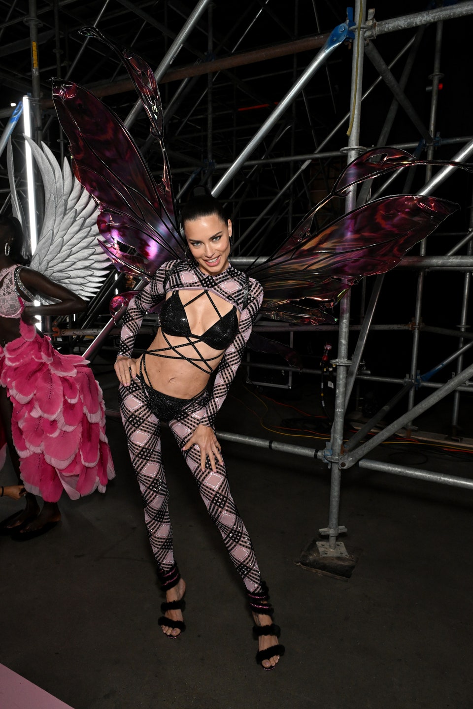Victoria’s Secret: Οι καλύτερες στιγμές του fashion show και η εμφάνιση της Ελληνίδας Ανθής Φακιδάρη στο catwalk-7