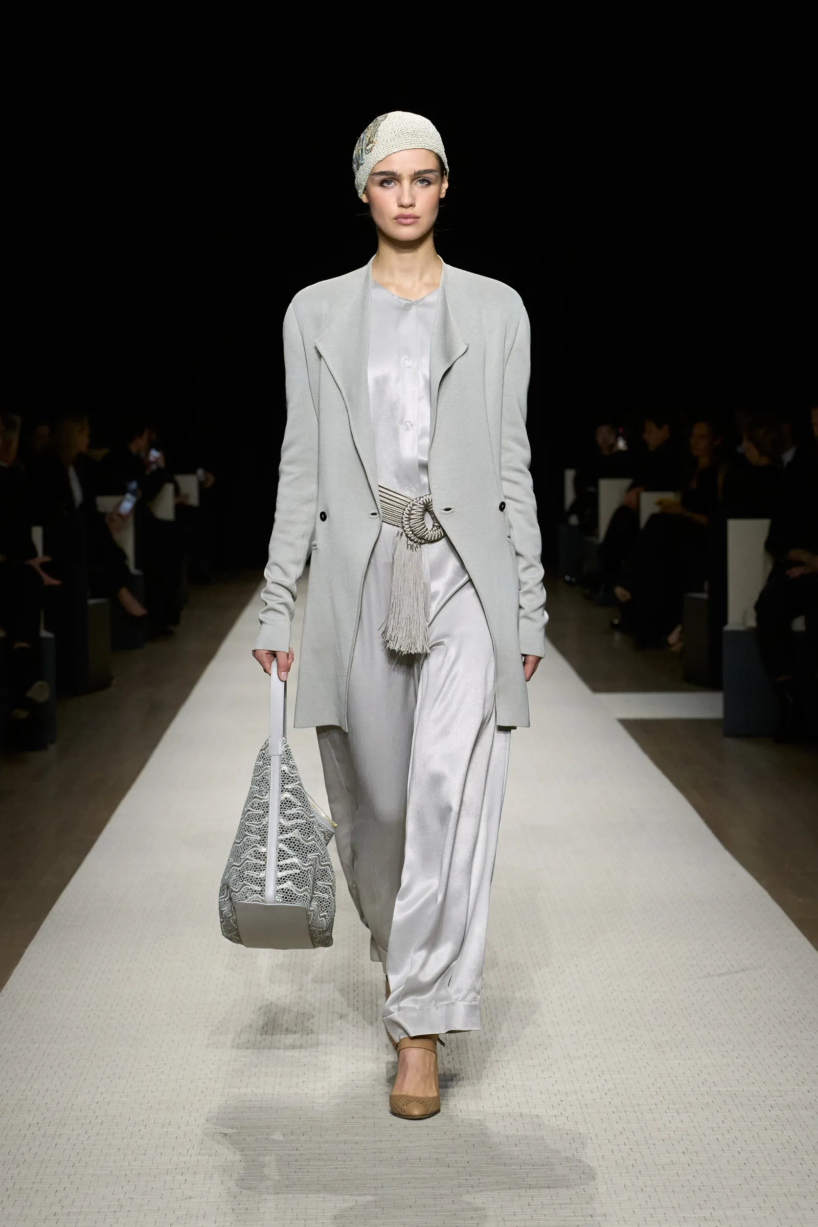 Giorgio Armani: Το λαμπερό show στη Νέα Υόρκη είναι ένα ταξίδι στην κομψότητα-4