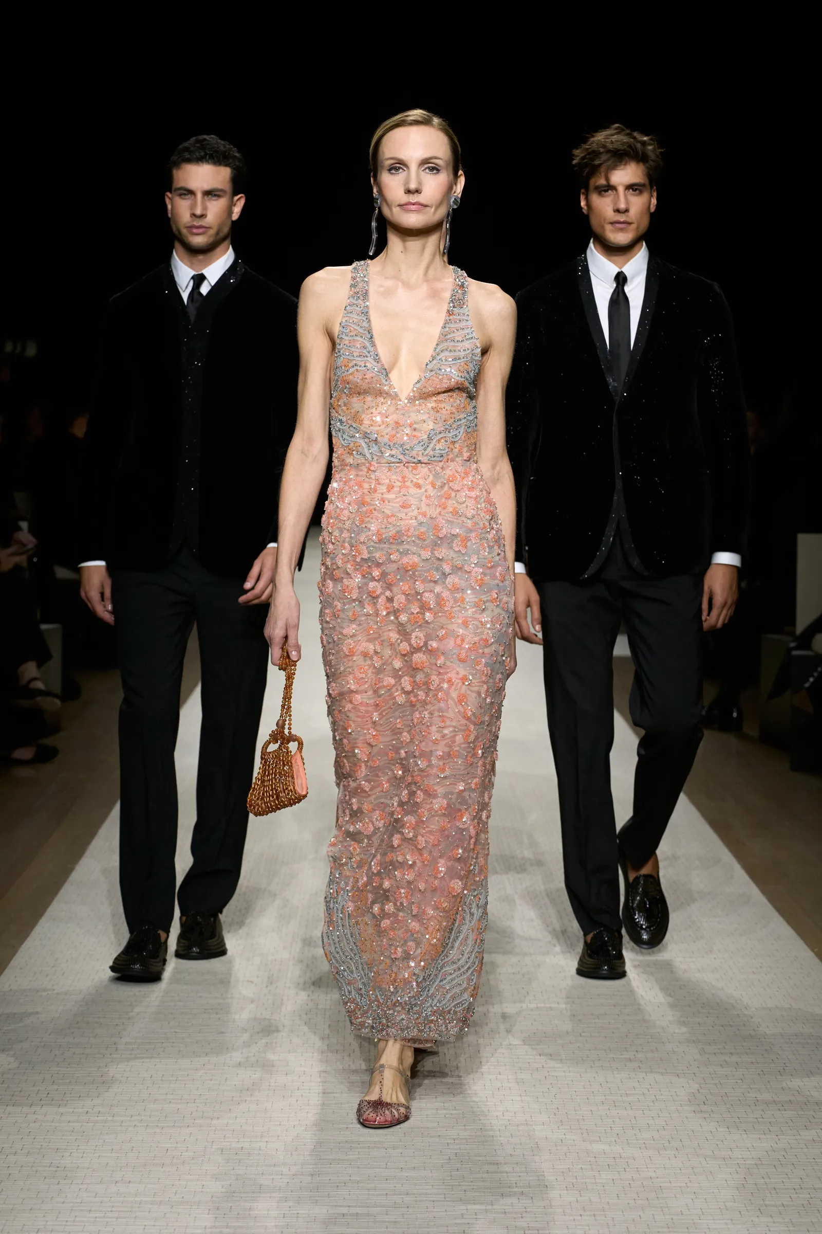 Giorgio Armani: Το λαμπερό show στη Νέα Υόρκη είναι ένα ταξίδι στην κομψότητα-5