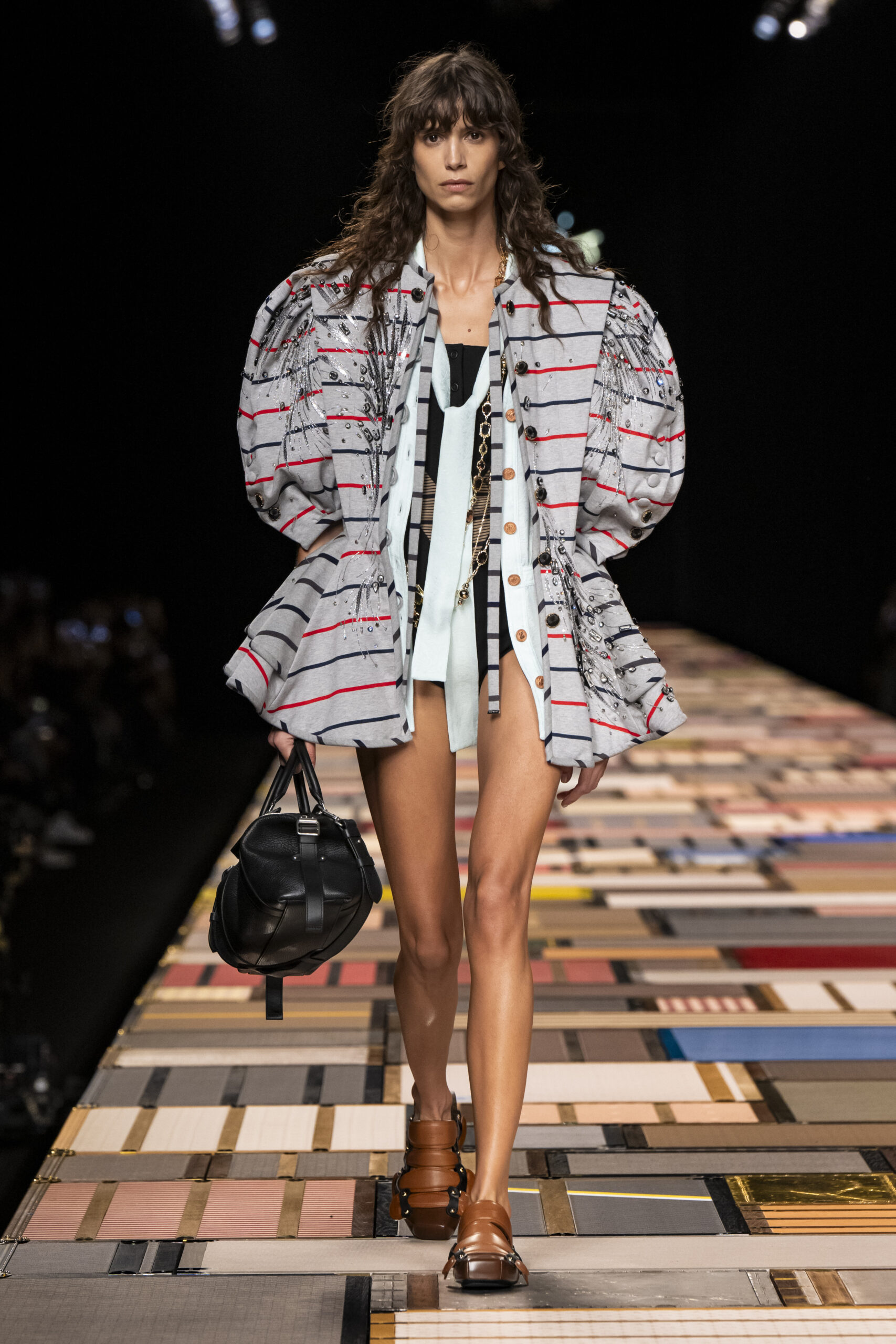 Ο Nicolas Ghesquière ξεκινά ένα νέο fashion ταξίδι για τον Louis Vuitton-2