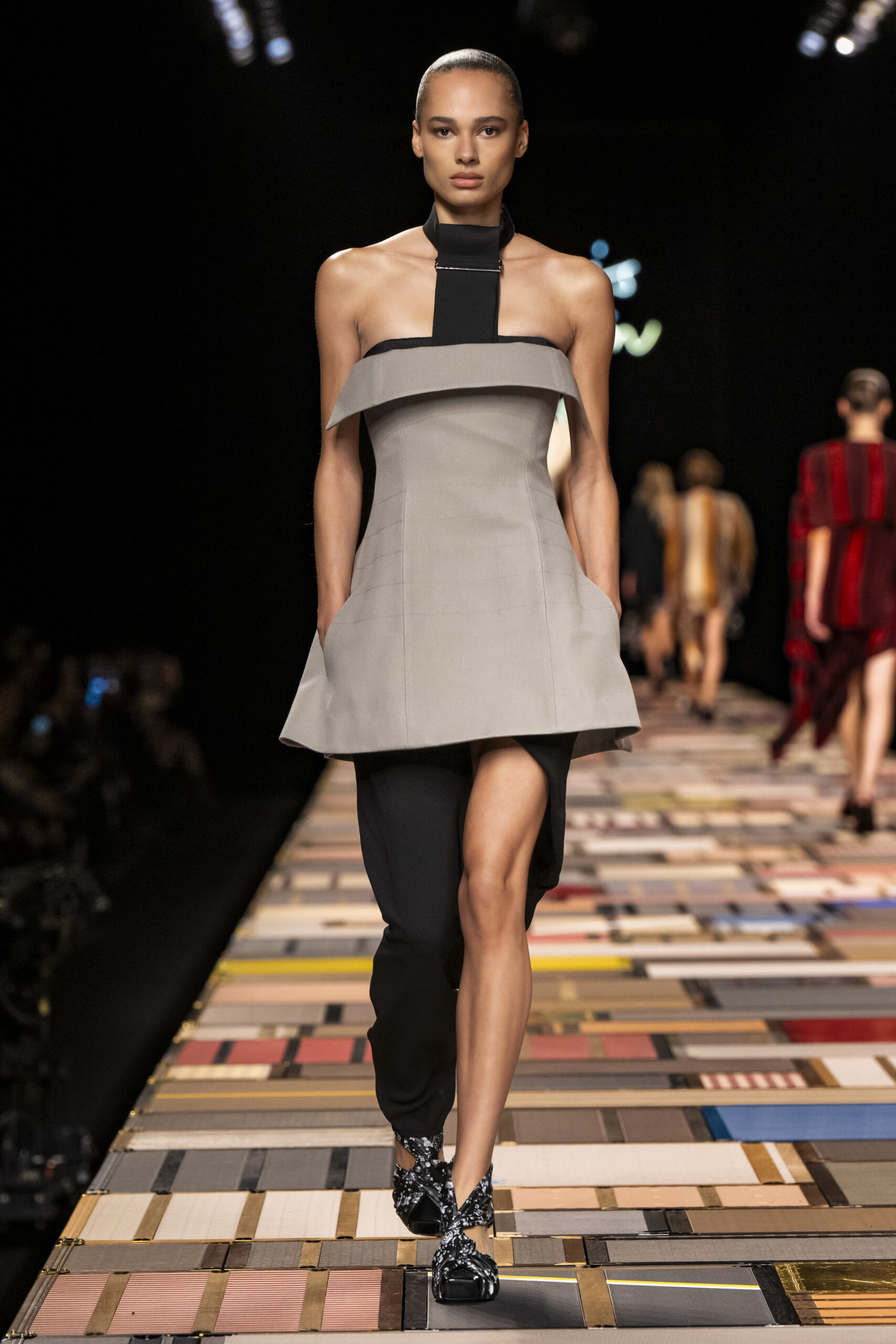 Ο Nicolas Ghesquière ξεκινά ένα νέο fashion ταξίδι για τον Louis Vuitton-3